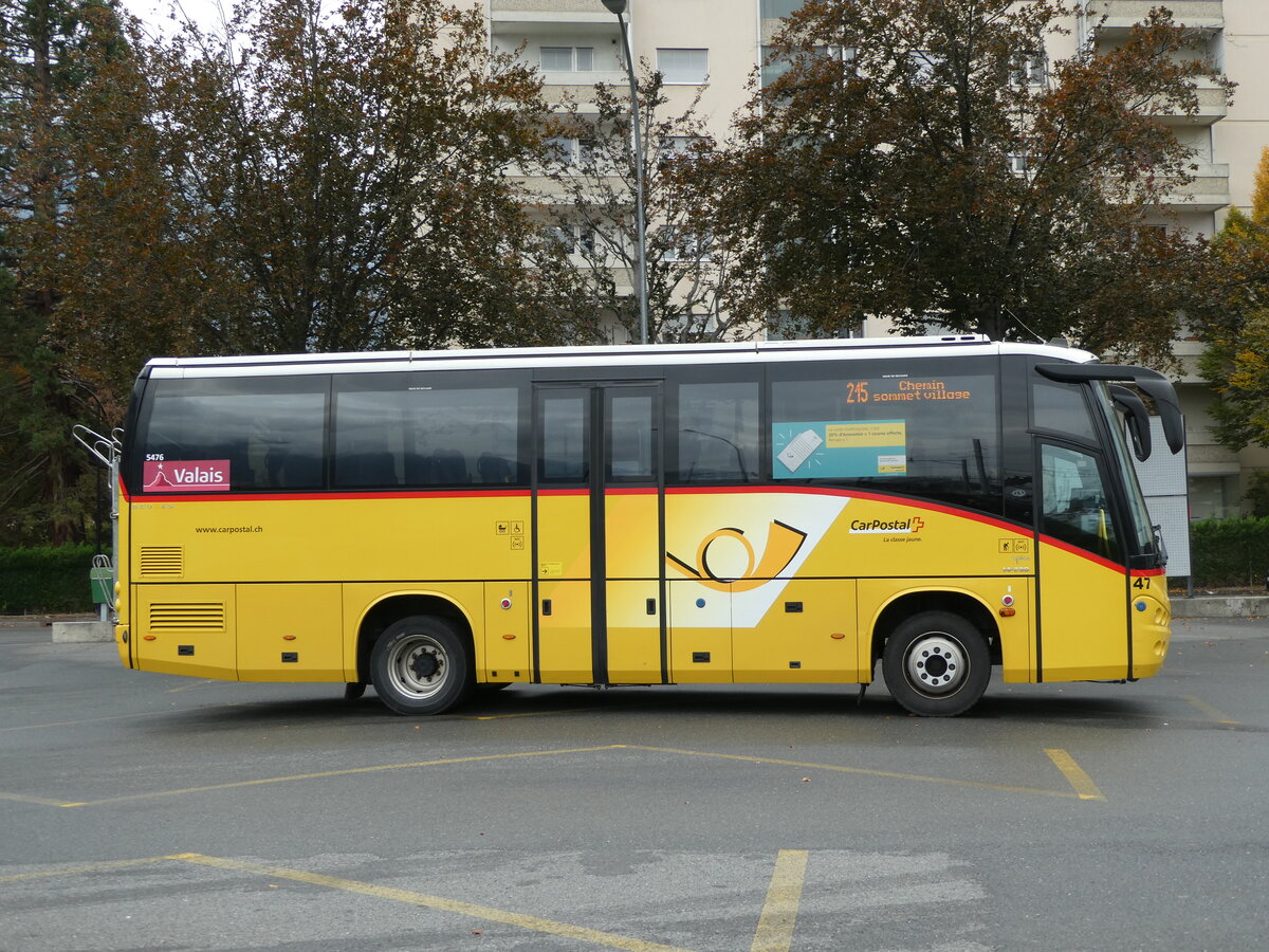 (240'701) - PostAuto Wallis - Nr. 47/VS 536'945 - MAN/Beulas (ex TMR Martigny Nr. 126) am 8. Oktober 2022 beim Bahnhof Martigny