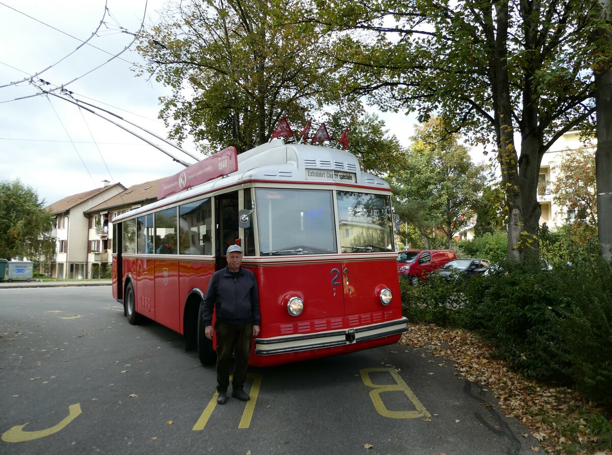 (240'807) - VB Biel - Nr. 21 - Berna/Hess Trolleybus am 9. Oktober 2022 in Biel, Lhre