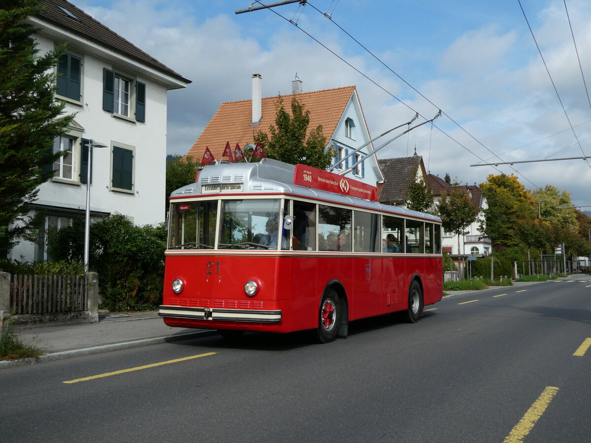 (240'816) - VB Biel - Nr. 21 - Berna/Hess Trolleybus am 9. Oktober 2022 in Biel, Lerchenweg