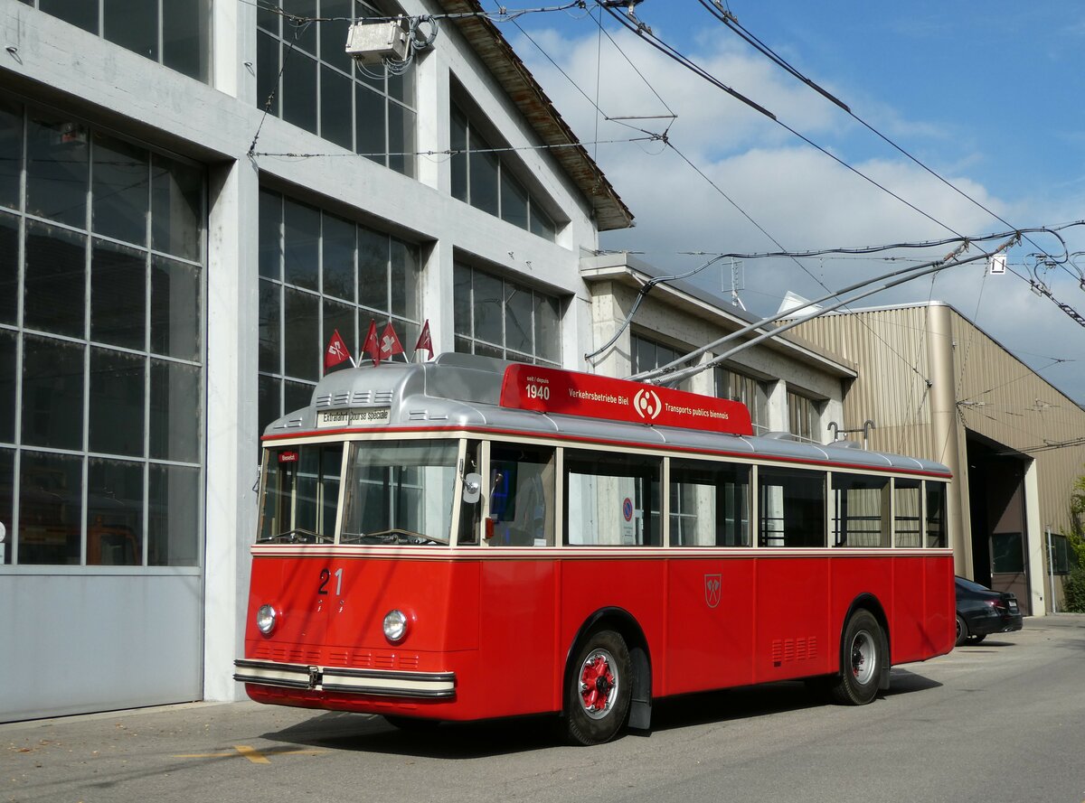 (240'837) - VB Biel - Nr. 21 - Berna/Hess Trolleybus am 9. Oktober 2022 in Biel, Depot