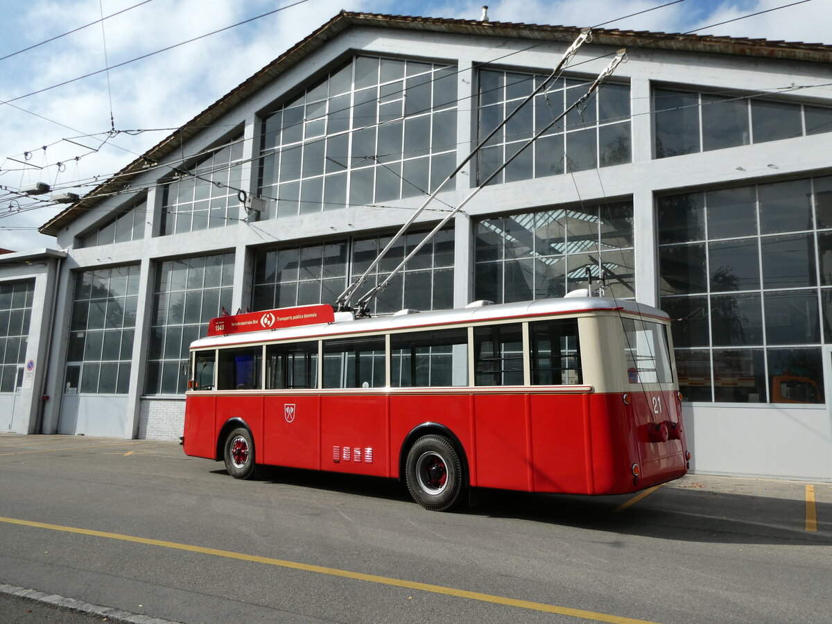 (240'841) - VB Biel - Nr. 21 - Berna/Hess Trolleybus am 9. Oktober 2022 in Biel, Depot