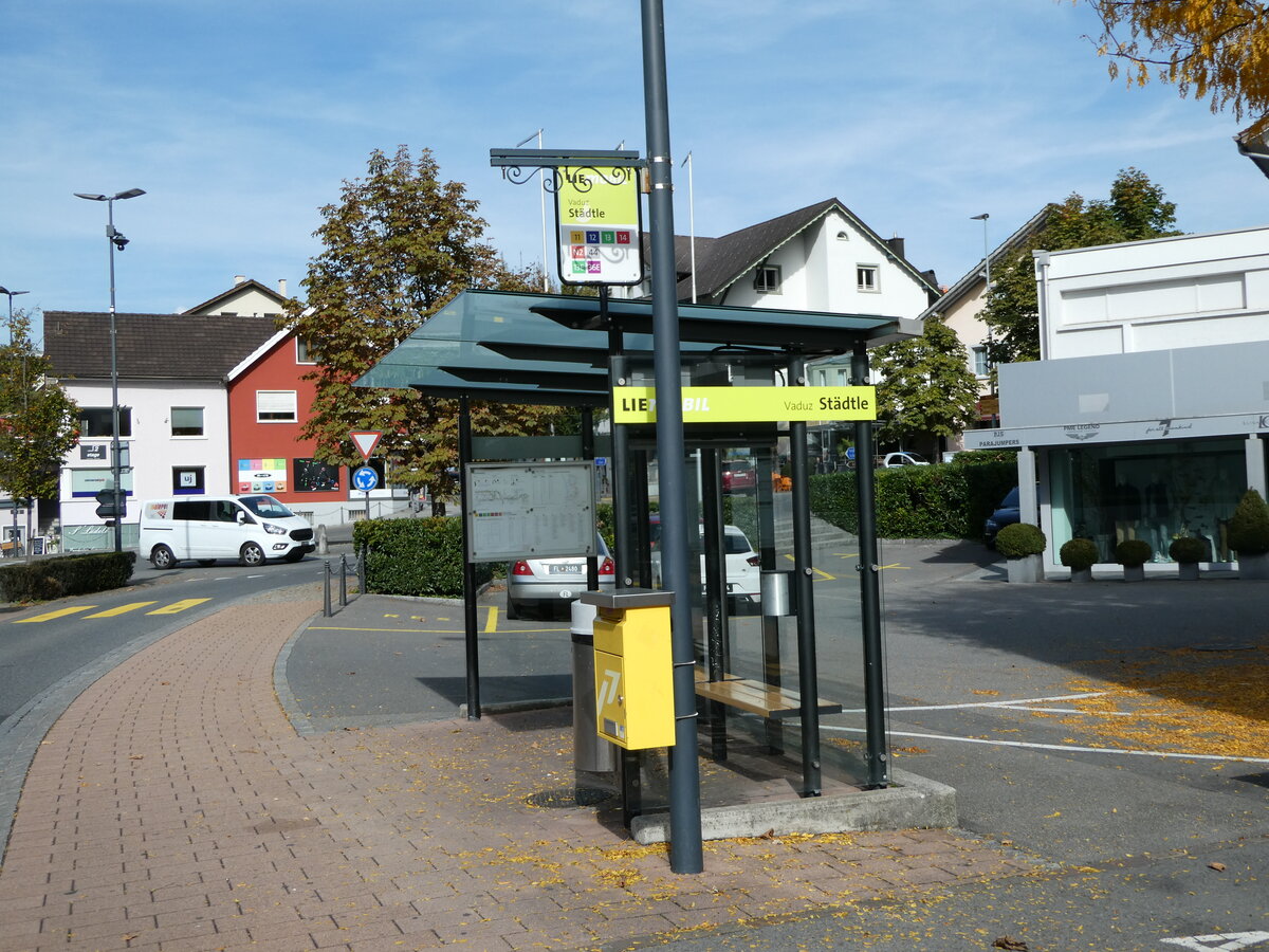 (240'944) - Liemobil-Haltestelle am 11. Oktober 2022 in Vaduz, Stdtle