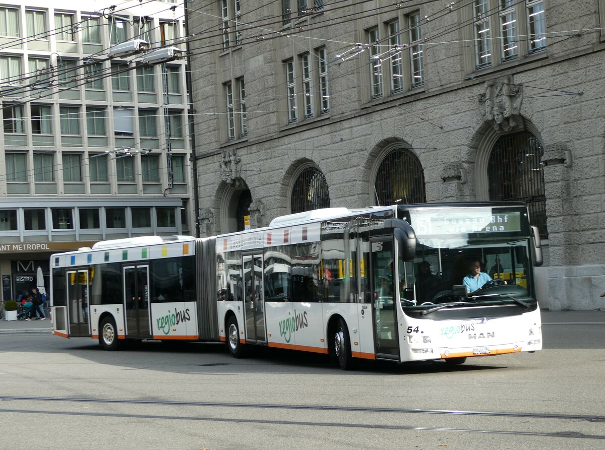 (240'996) - Regiobus, Gossau - Nr. 54/SG 451'154 - MAN am 11. Oktober 2022 beim Bahnhof St. Gallen