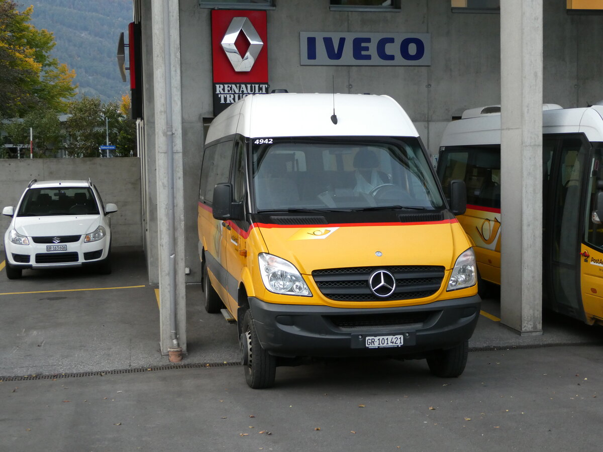 (241'038) - PostAuto Graubnden - Nr. 13/GR 101'421 - Mercedes (ex Nr. 5) am 11. Oktober 2022 in Chur, Garage