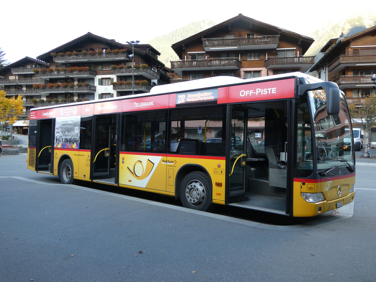 (241'151) - PostAuto Graubnden - GR 168'853 - Mercedes am 12. Oktober 2022 beim Bahnhof Klosters