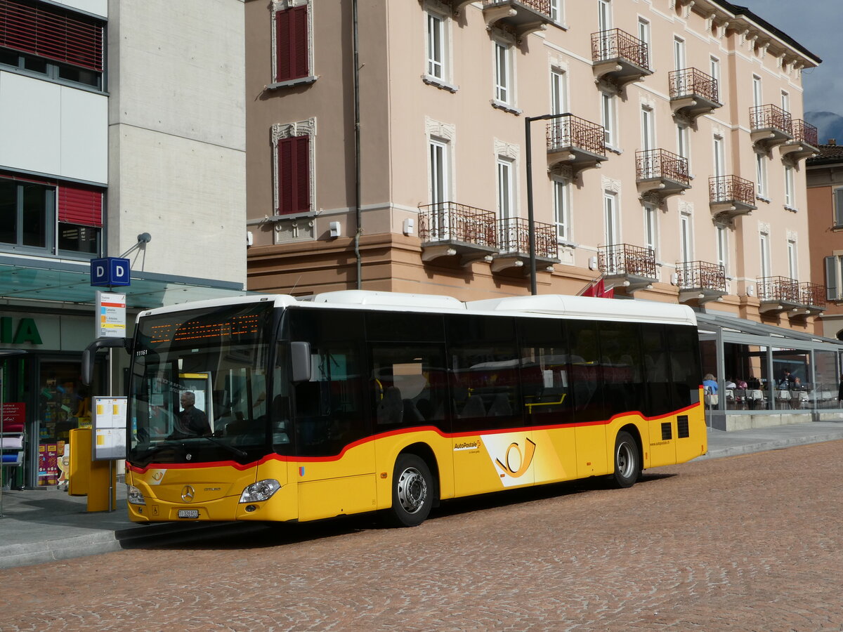 (241'306) - AutoPostale Ticino - TI 326'911 - Mercedes am 14. Oktober 2022 beim Bahnhof Bellinzona
