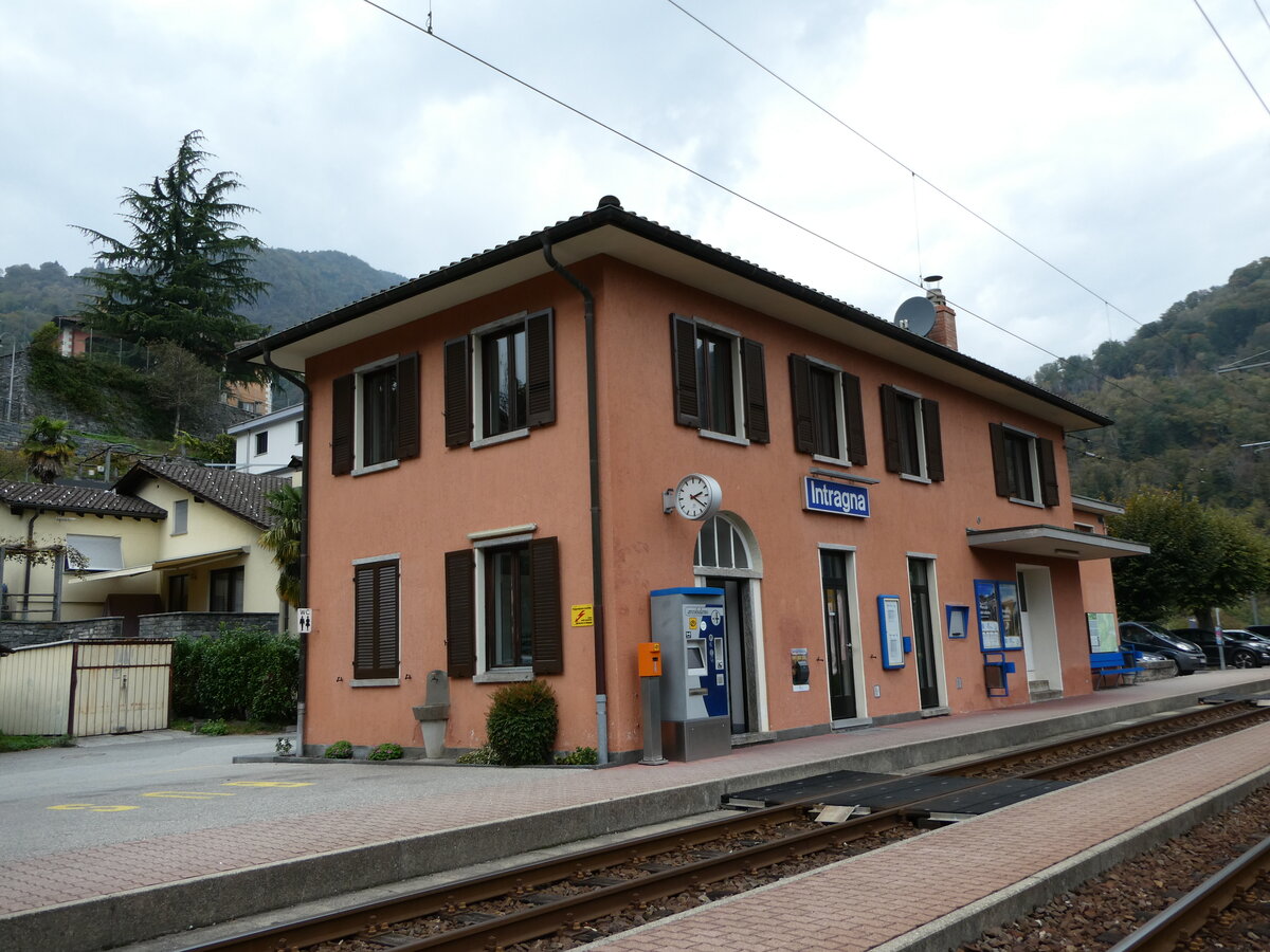 (241'348) - Ehemalige FART-Haltestelle am 14. Oktober 2022 beim Bahnhof Intragna