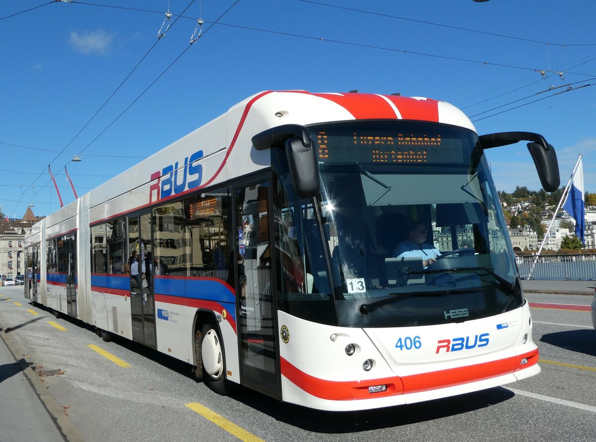 (241'747) - VBL Luzern - Nr. 406 - Hess/Hess Doppelgelenktrolleybus am 22. Oktober 2022 in Luzern, Bahnhofbrcke