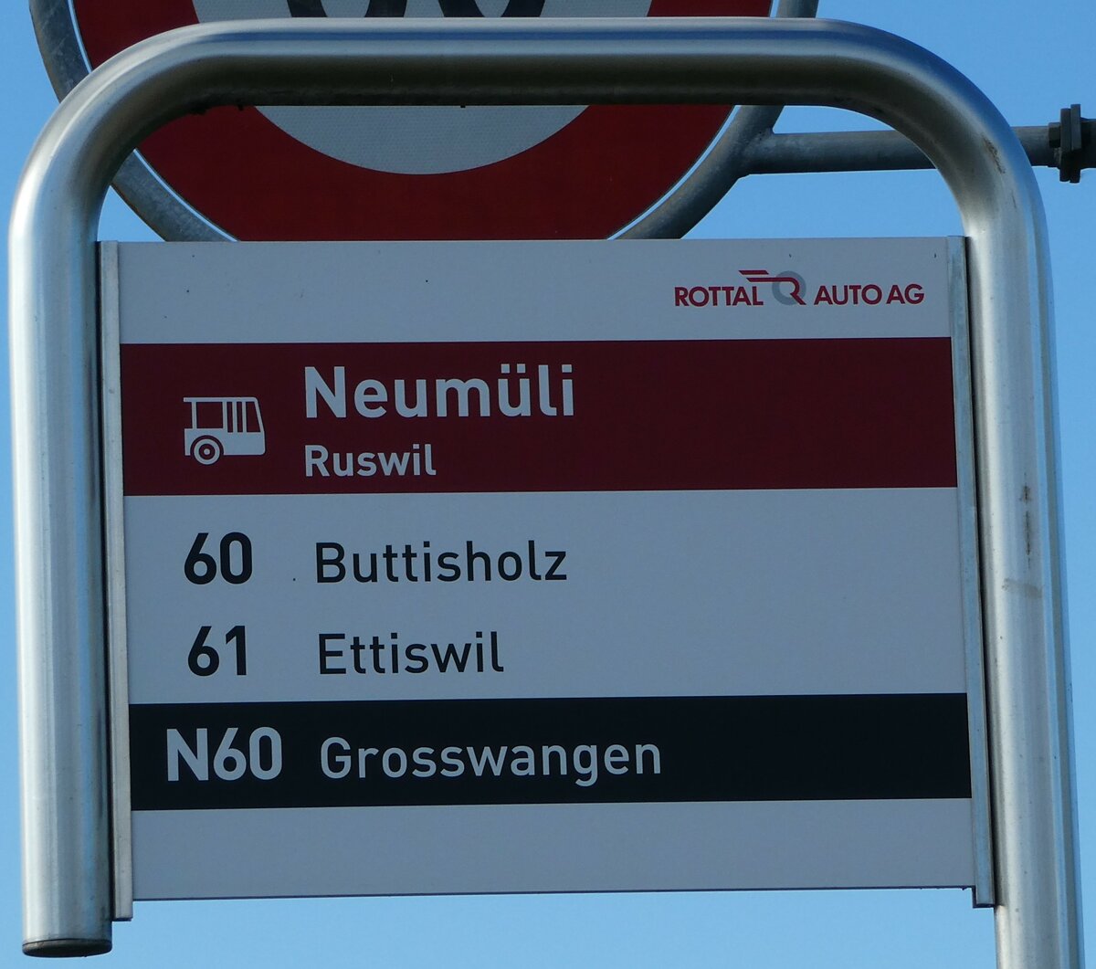 (241'783) - ROTTAL AUTO AG-Haltestellenschild - Ruswil, Neumli - am 22. Oktober 2022