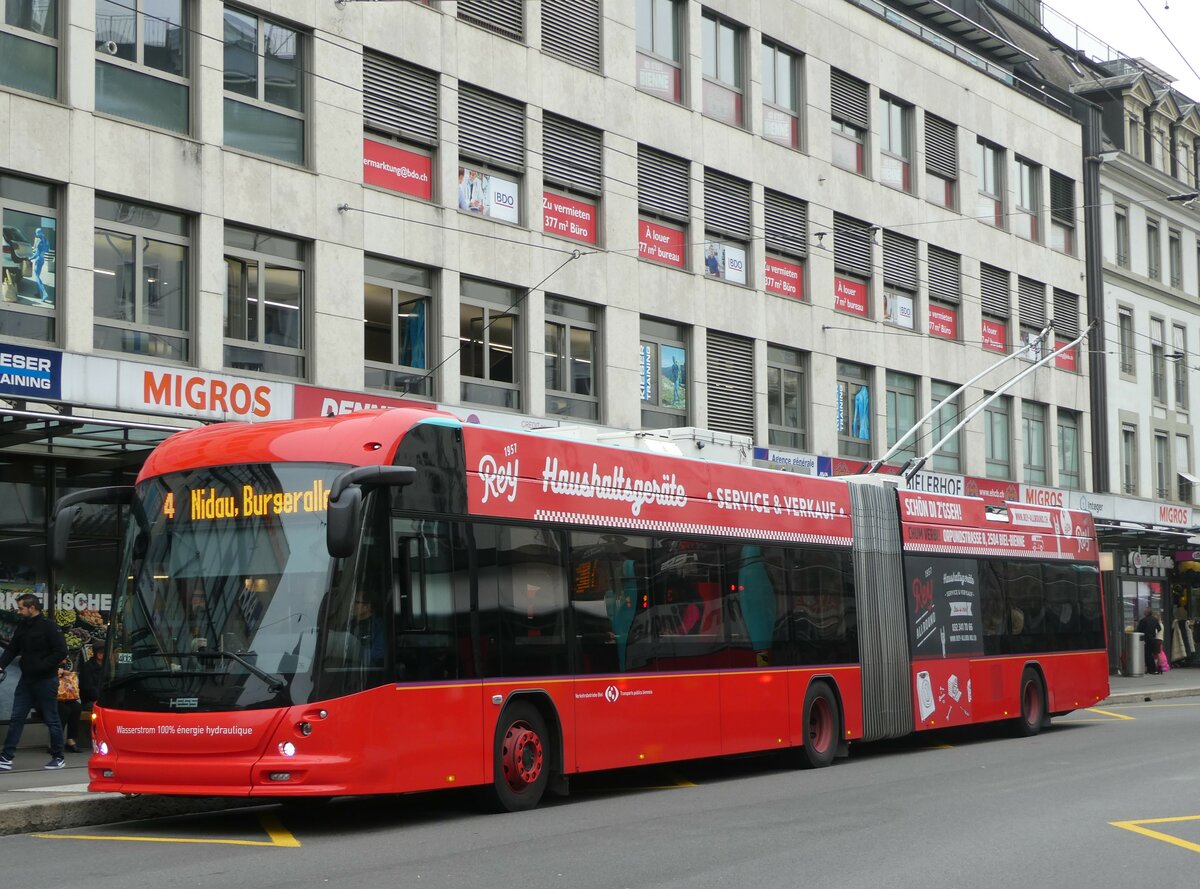 (241'919) - VB Biel - Nr. 96 - Hess/Hess Gelenktrolleybus am 29. Oktober 2022 in Biel, Guisanplatz