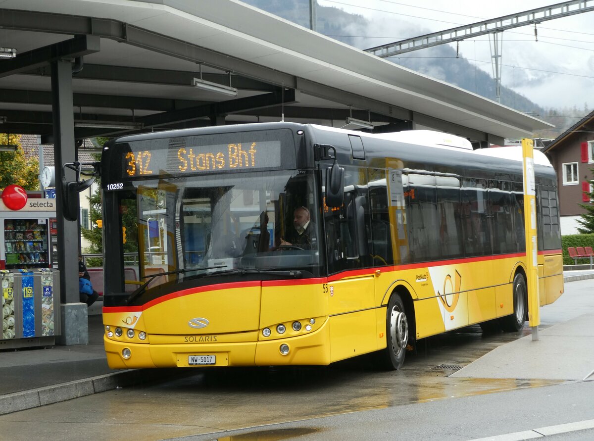 (242'174) - PostAuto Zentralschweiz - Nr. 55/NW 5017 - Solaris (ex Thepra, Stans Nr. 25) am 5. November 2022 beim Bahnhof Sarnen