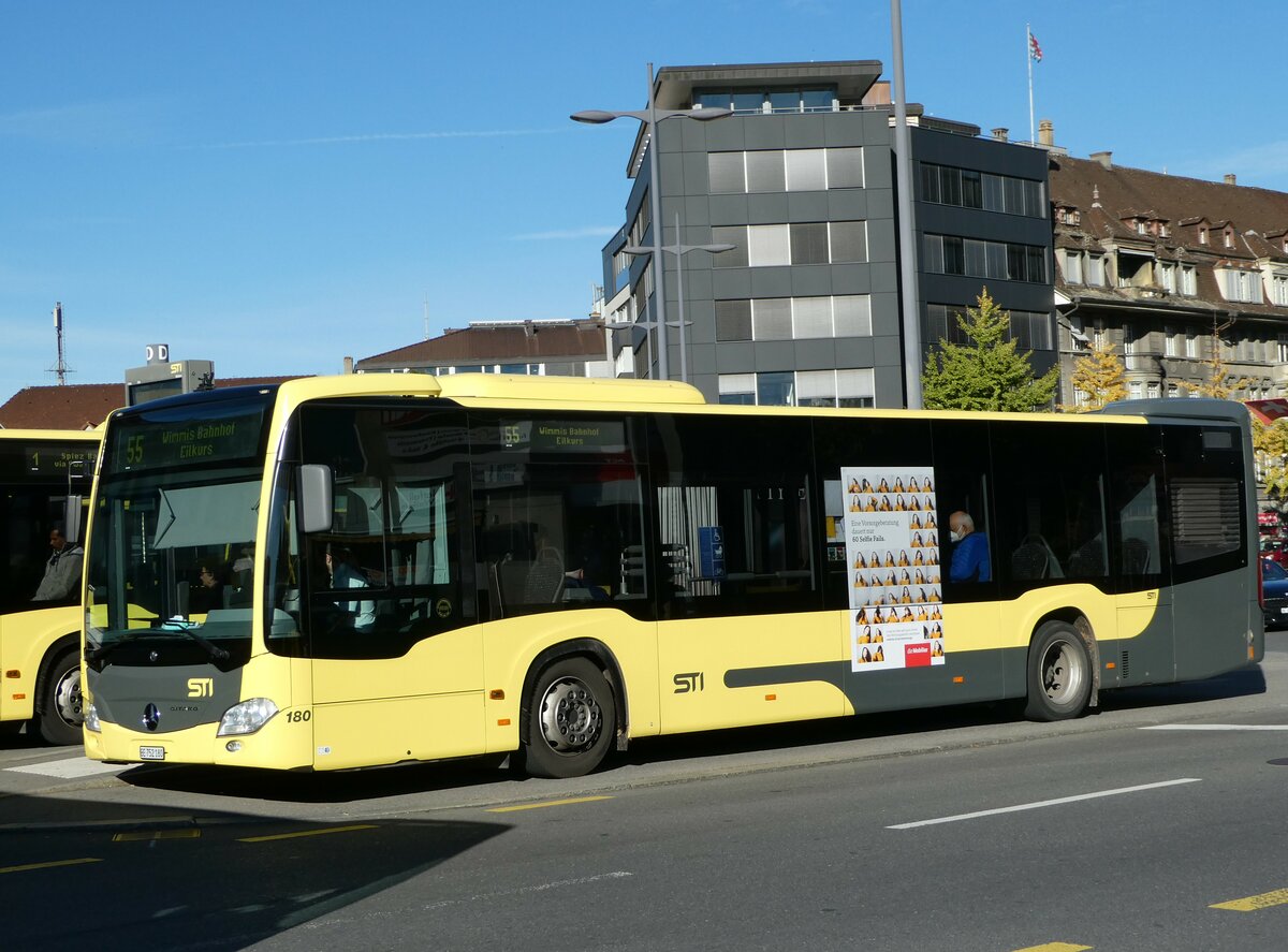 (242'253) - STI Thun - Nr. 180/BE 752'180 - Mercedes am 7. November 2022 beim Bahnhof Thun