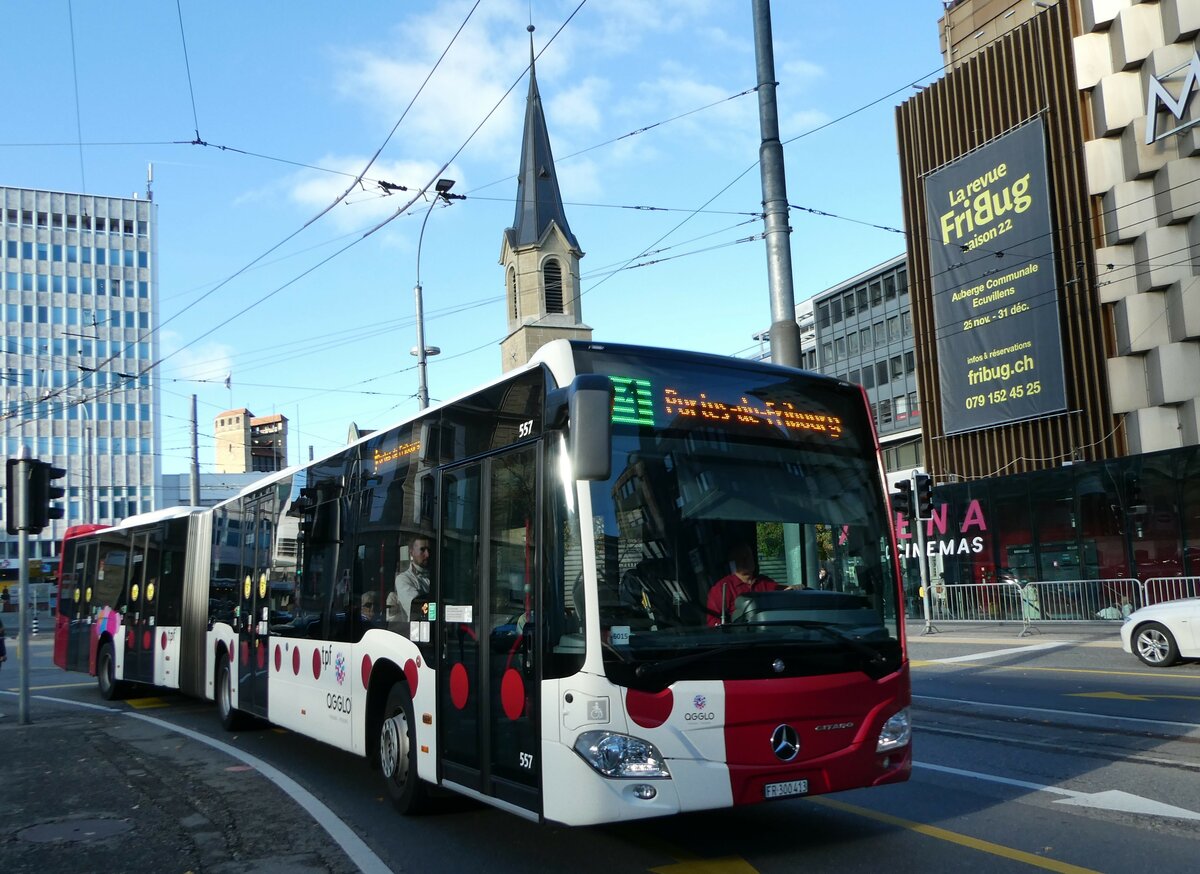 (242'378) - TPF Fribourg - Nr. 557/FR 300'413 - Mercedes am 10. November 2022 in Fribourg, Rue Pierre-Kaelin
