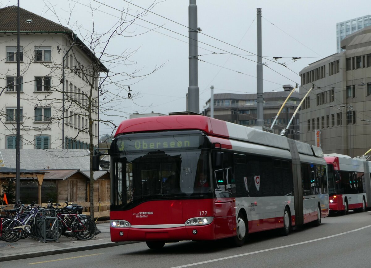 (242'496) - SW Winterthur - Nr. 172 - Solaris Gelenktrolleybus am 12. November 2022 beim Hauptbahnhof Winterthur