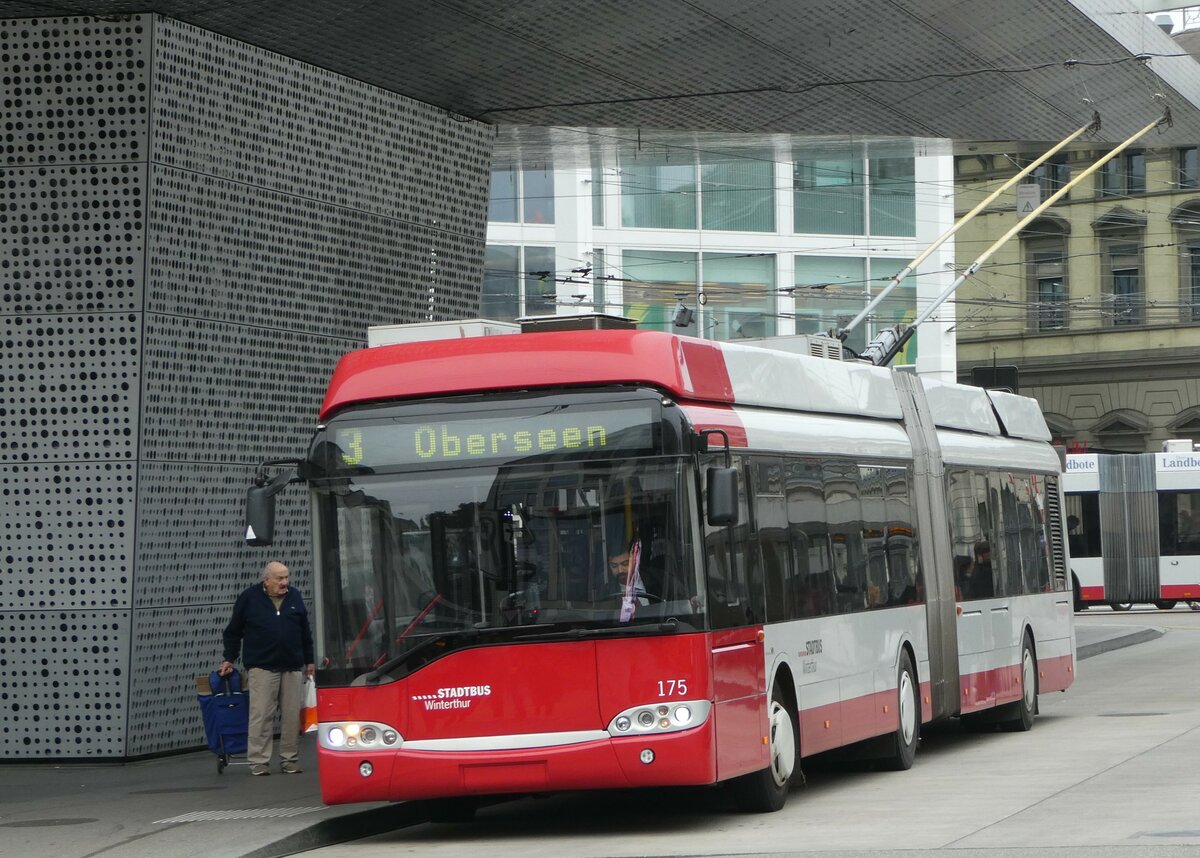 (242'500) - SW Winterthur - Nr. 175 - Solaris Gelenktrolleybus am 12. November 2022 beim Hauptbahnhof Winterthur