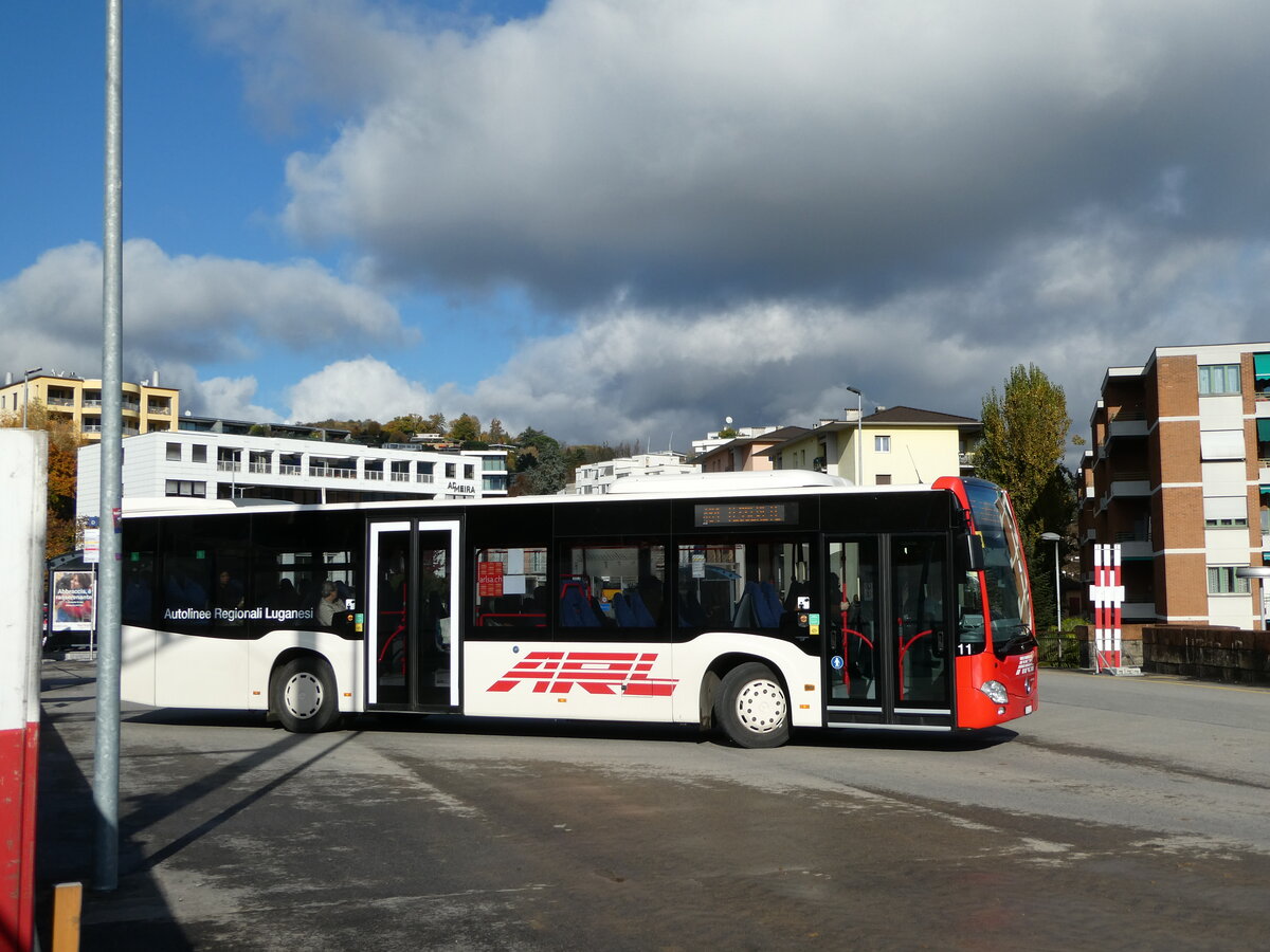 (242'811) - ARL Viganello - Nr. 11/TI 118'311 - Mercedes am 16. November 2022 beim Bahnhof Lugano