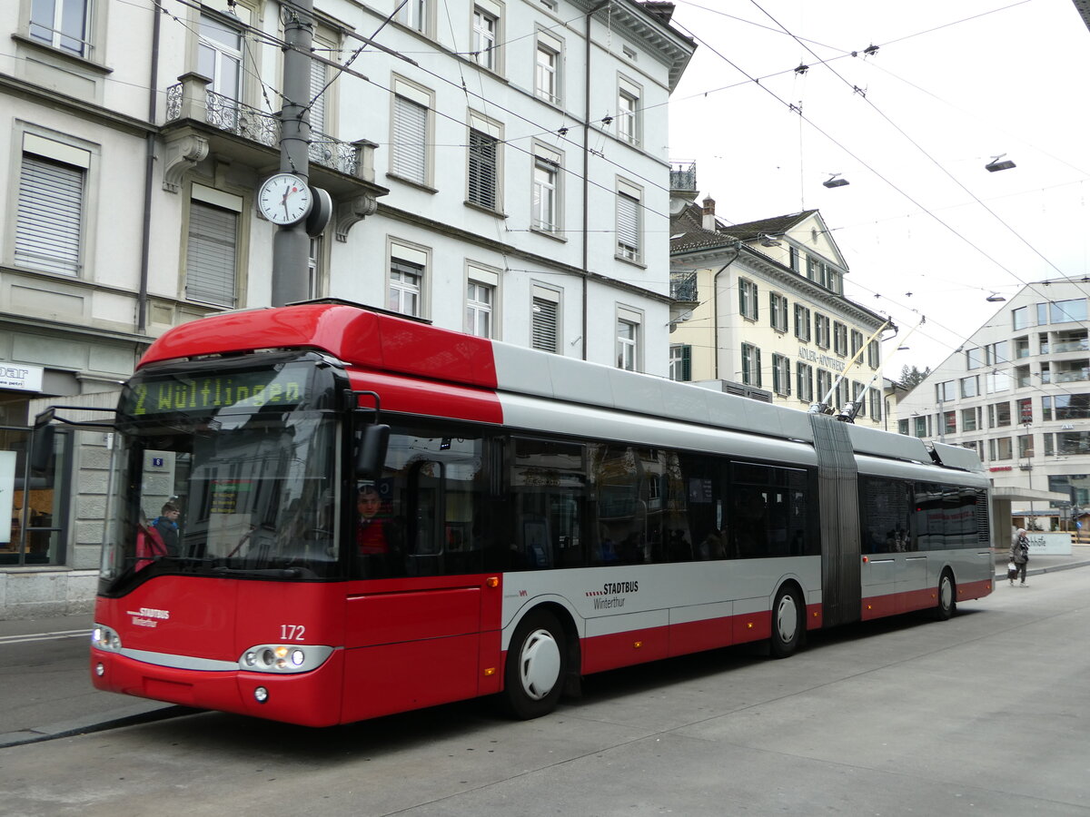 (243'255) - SW Winterthur - Nr. 172 - Solaris Gelenktrolleybus am 29. November 2022 beim Hauptbahnhof Winterthur