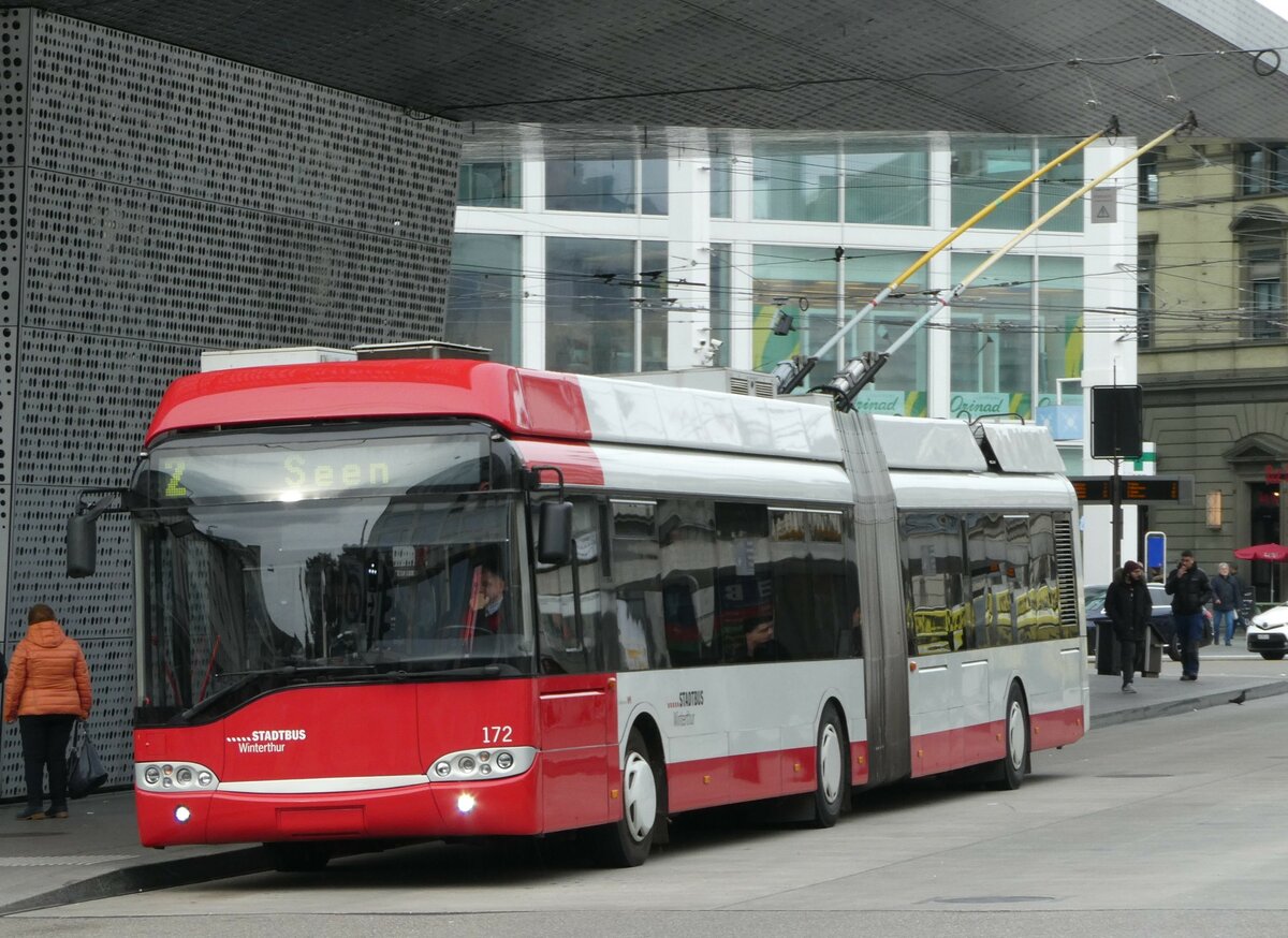 (243'272) - SW Winterthur - Nr. 172 - Solaris Gelenktrolleybus am 29. November 2022 beim Hauptbahnhof Winterthur