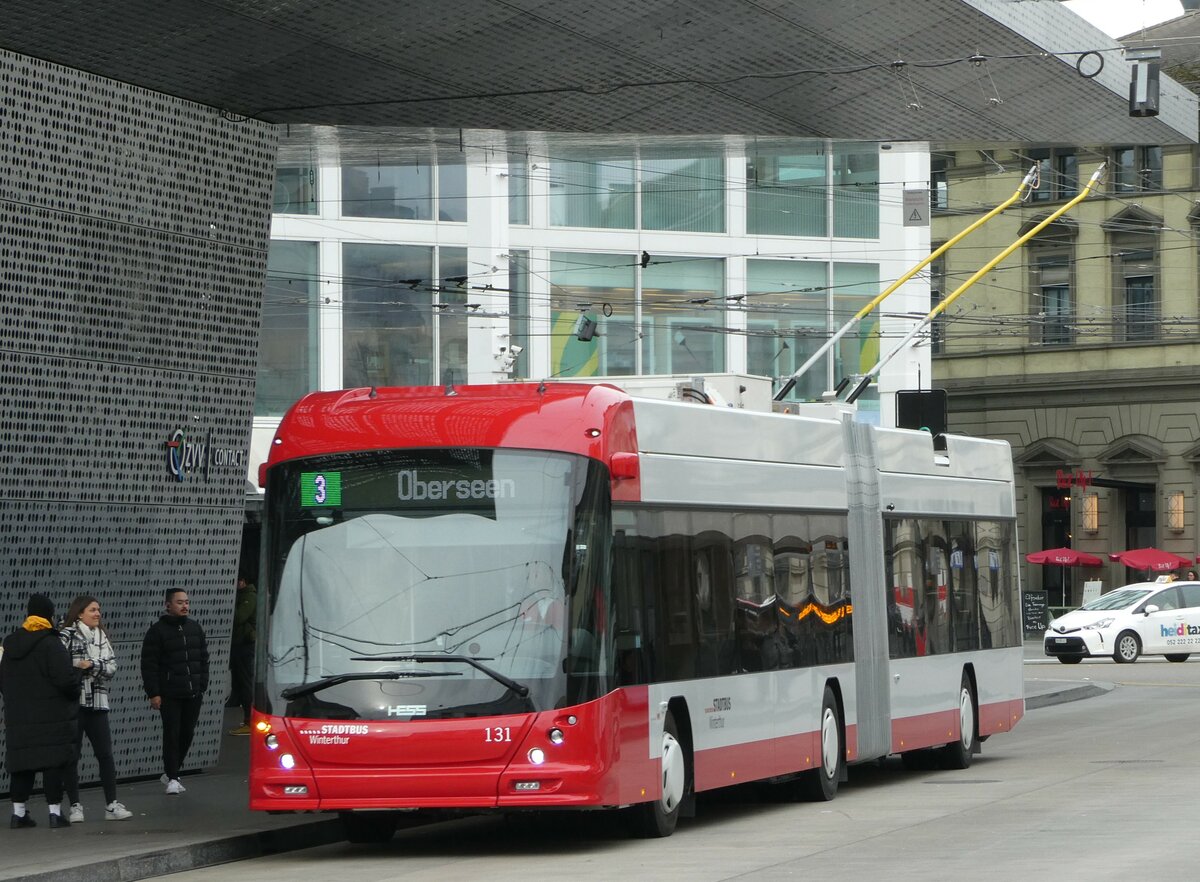 (243'275) - SW Winterthur - Nr. 131 - Hess/Hess Gelenktrolleybus am 29. November 2022 beim Hauptbahnhof Winterthur