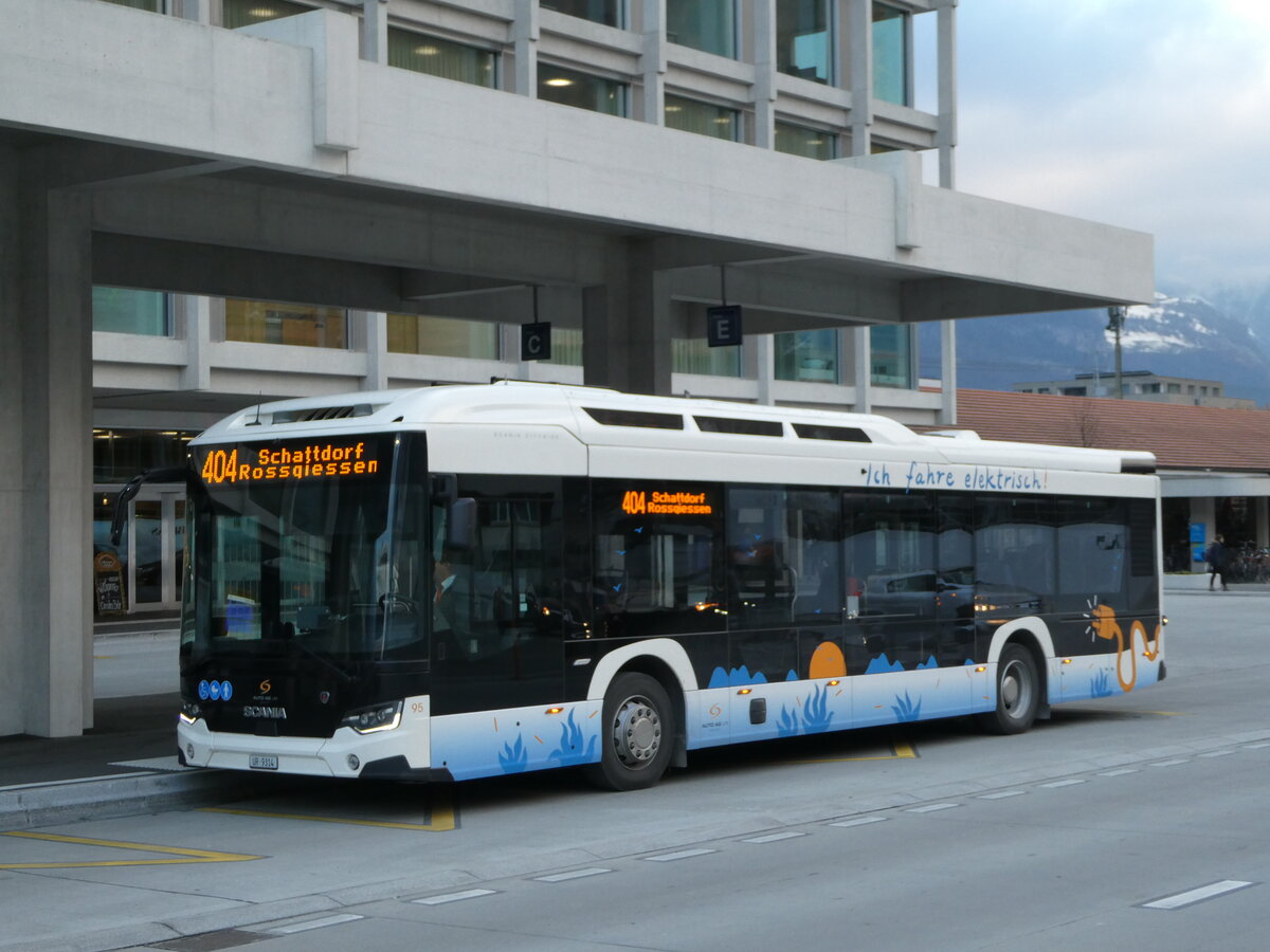 (243'553) - AAGU Altdorf - Nr. 95/UR 9314 - Scania am 7. Dezember 2022 beim Bahnhof Altdorf