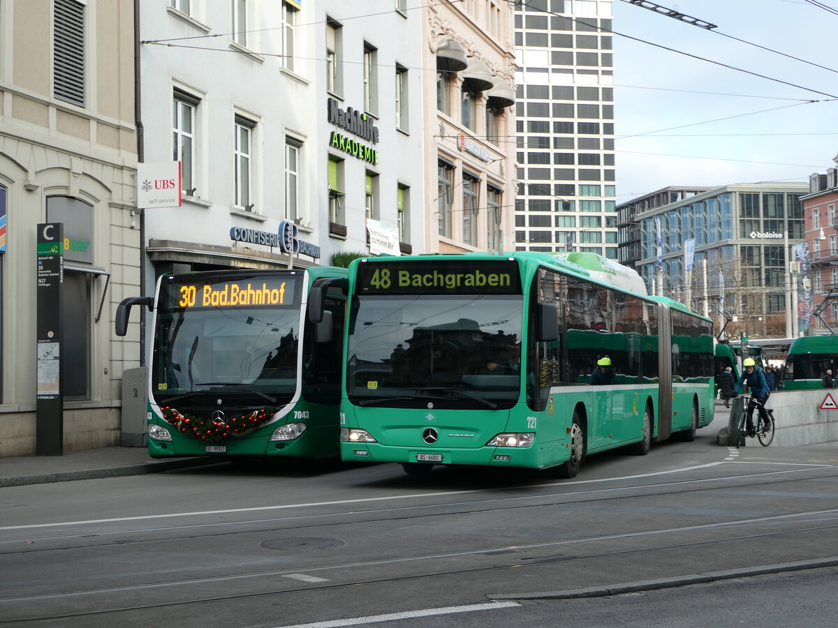 (243'825) - BVB Basel - Nr. 721/BS 6680 - Mercedes am 12. Dezember 2022 beim Bahnhof Basel
