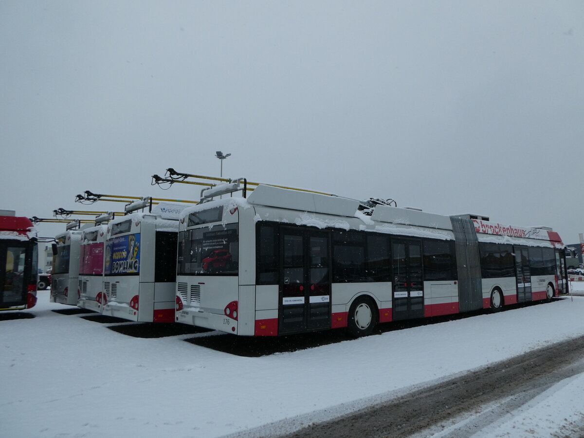 (243'923) - SW Winterthur - Nr. 176 - Solaris Gelenktrolleybus am 16. Dezember 2022 in Wil, Larag