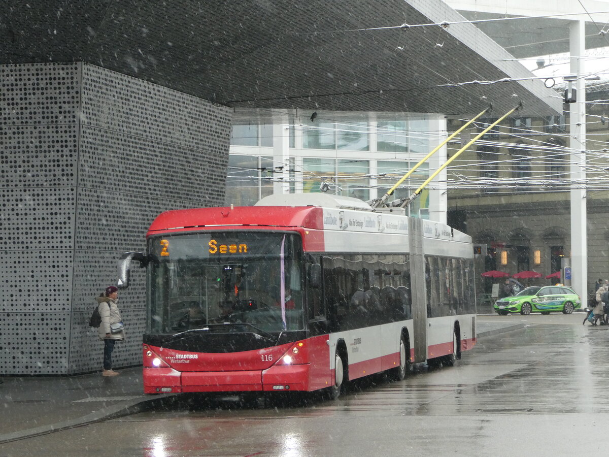 (243'949) - SW Winterthur - Nr. 116 - Hess/Hess Gelenktrolleybus am 16. Dezember 2022 beim Hauptbahnhof Winterthur