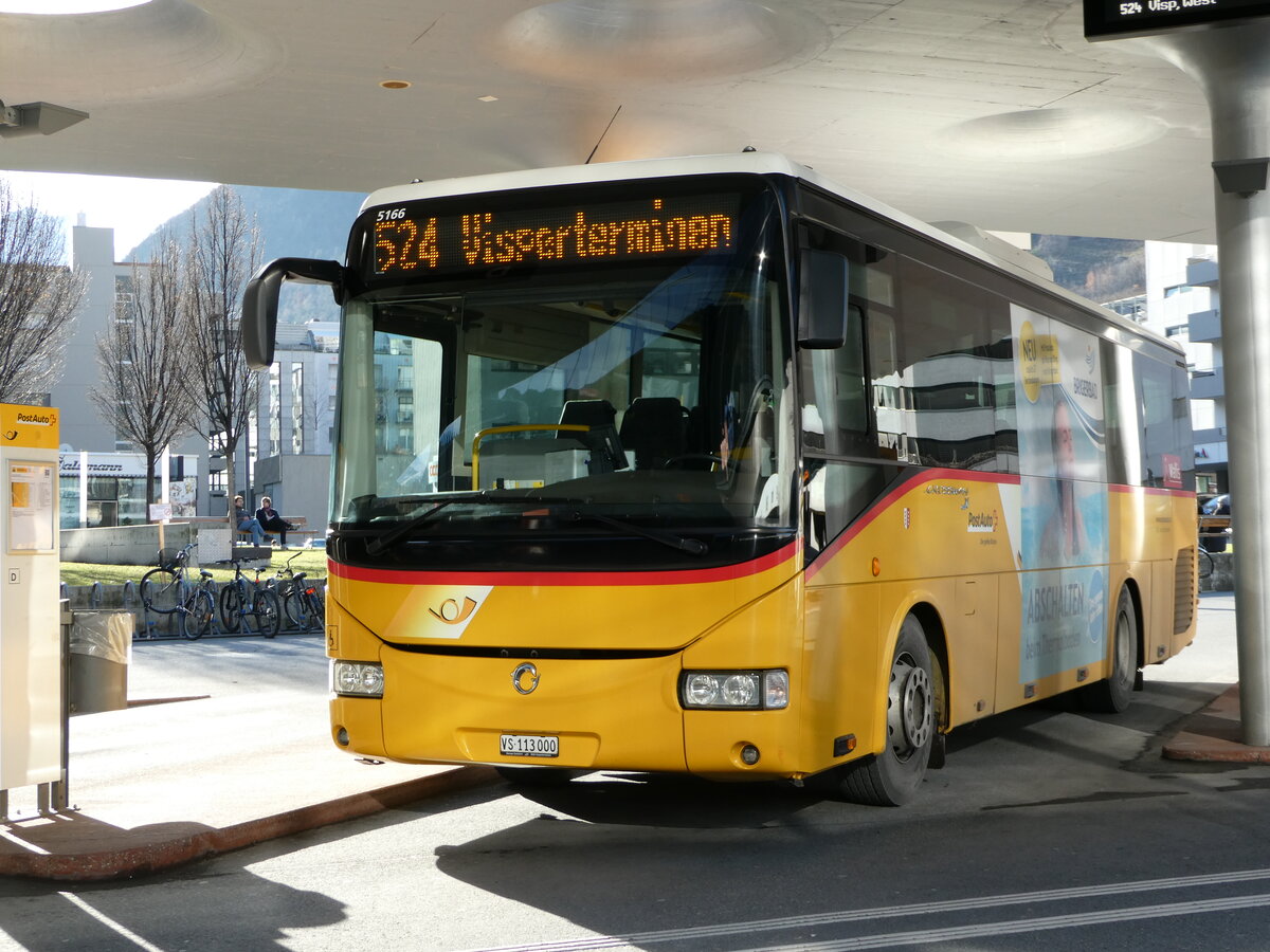 (244'251) - BUS-trans, Visp - VS 113'000 - Irisbus am 28. Dezember 2022 beim Bahnhof Visp