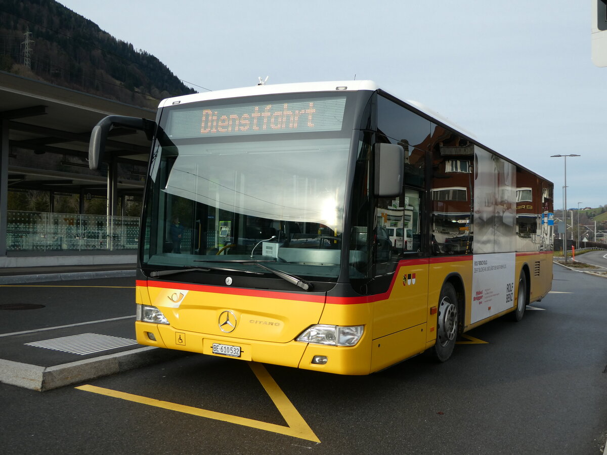 (244'308) - PostAuto Bern - BE 610'532 - Mercedes am 31. Dezember 2022 beim Bahnhof Reichenbach