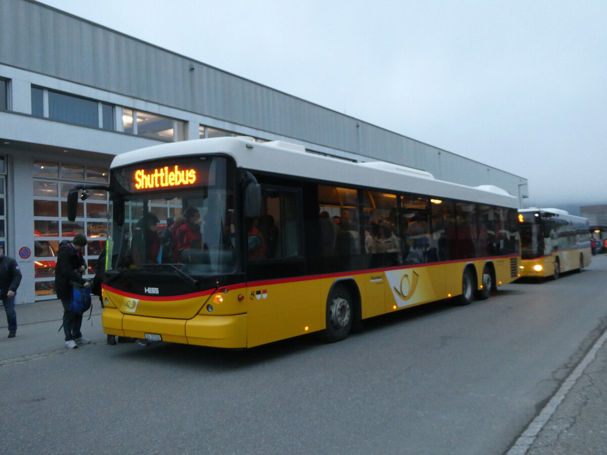 (244'507) - Steiner, Messen - SO 21'149/PID 5371 - Scania/Hess am 7. Januar 2023 beim Bahnhof Frutigen