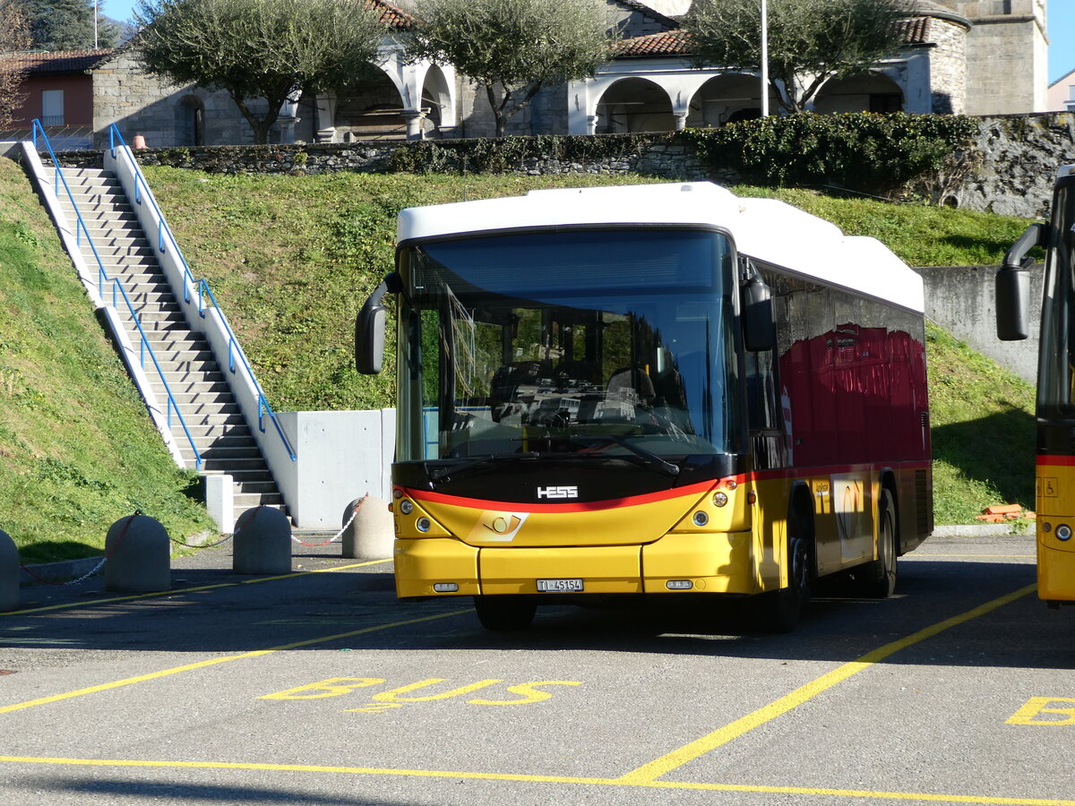 (244'929) - Starnini, Tenero - TI 45'154/PID 5404 - Scania/Hess am 10. Januar 2023 beim Bahnhof Locarno