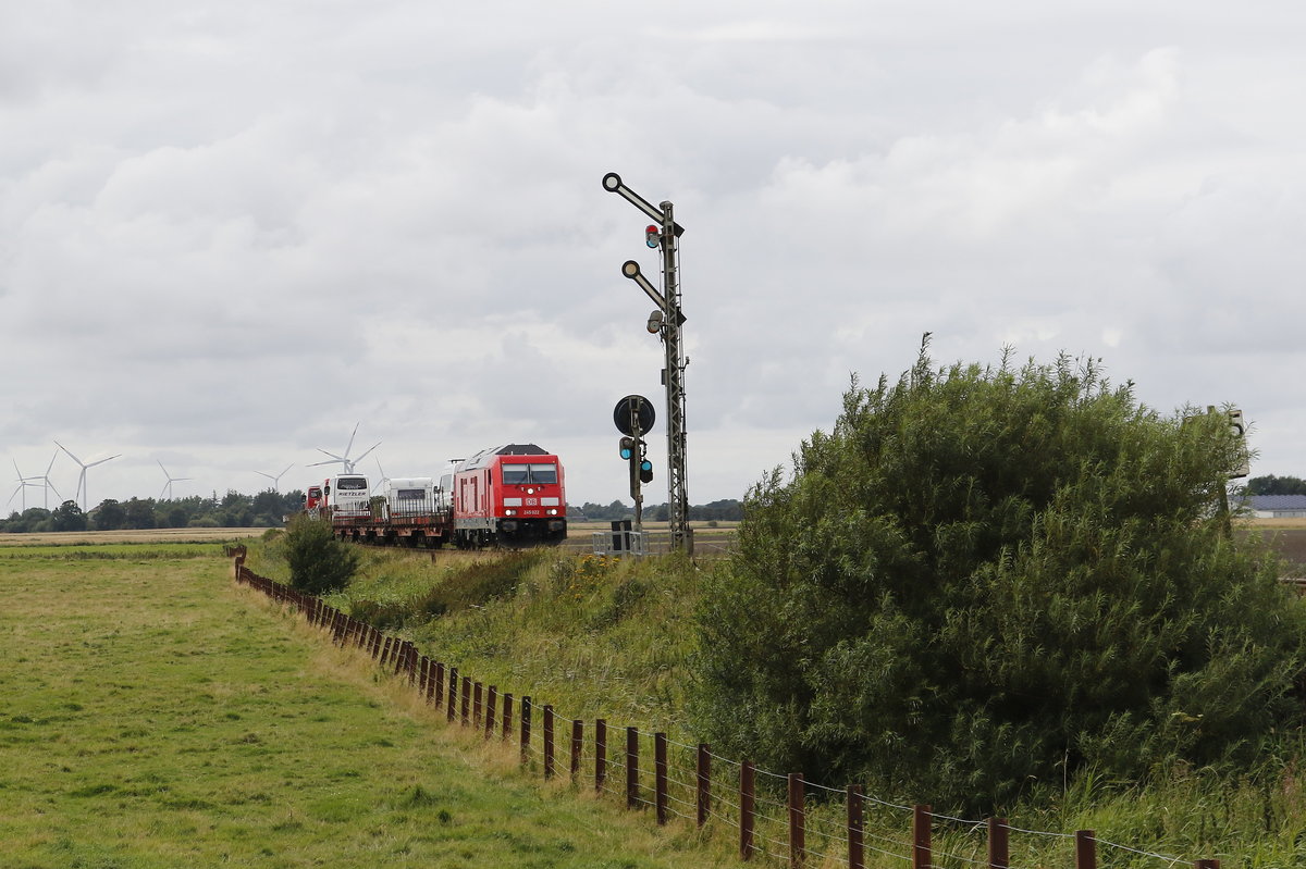 245 022 aus Sylt kommend am 12. August 2017 bei Lehnshallig.