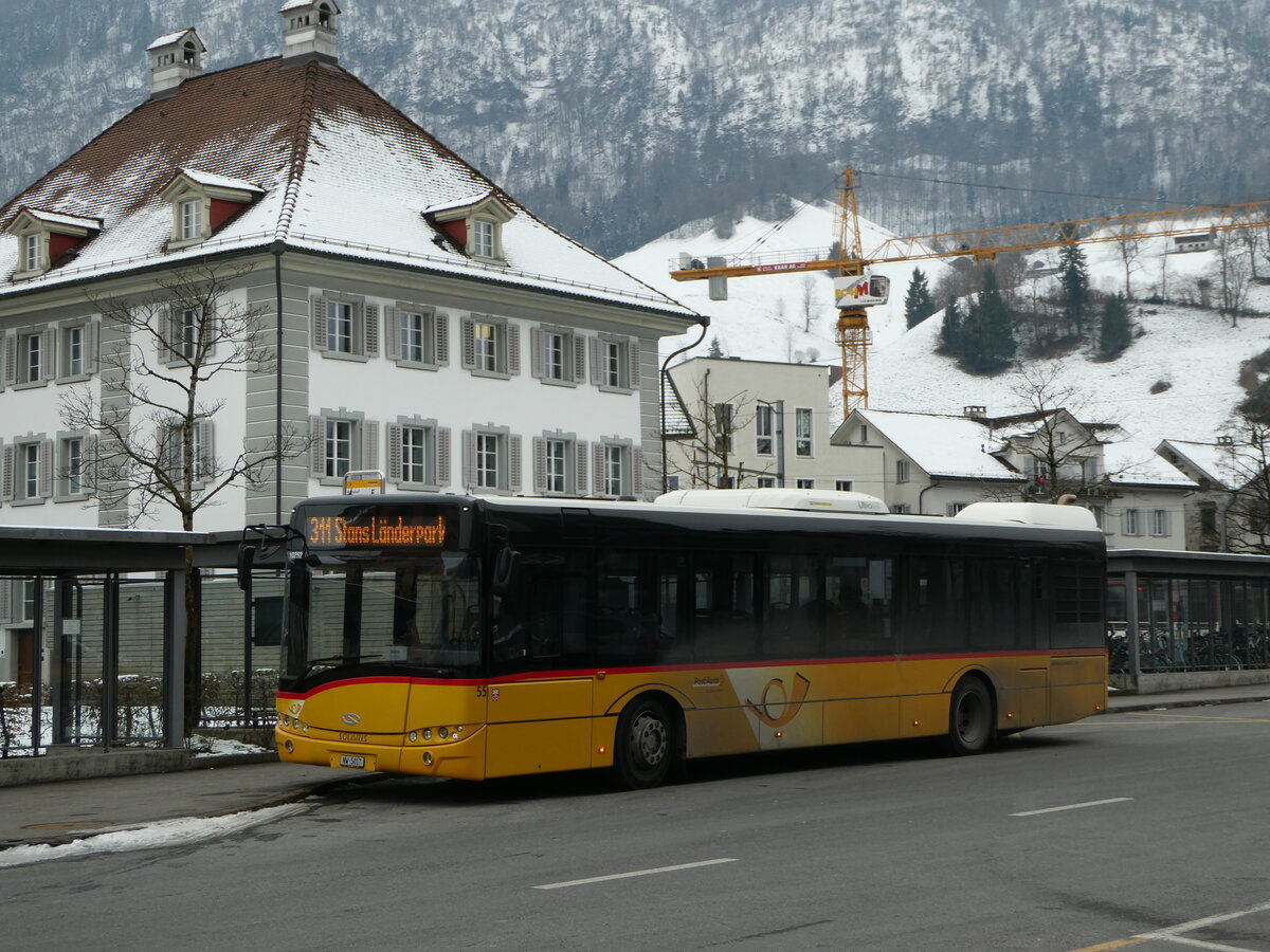 (245'395) - PostAuto Zentralschweiz - Nr. 55/NW 5017/PID 10'252 - Solaris (ex Thepra, Stans Nr. 25) am 25. Januar 2023 beim Bahnhof Stans