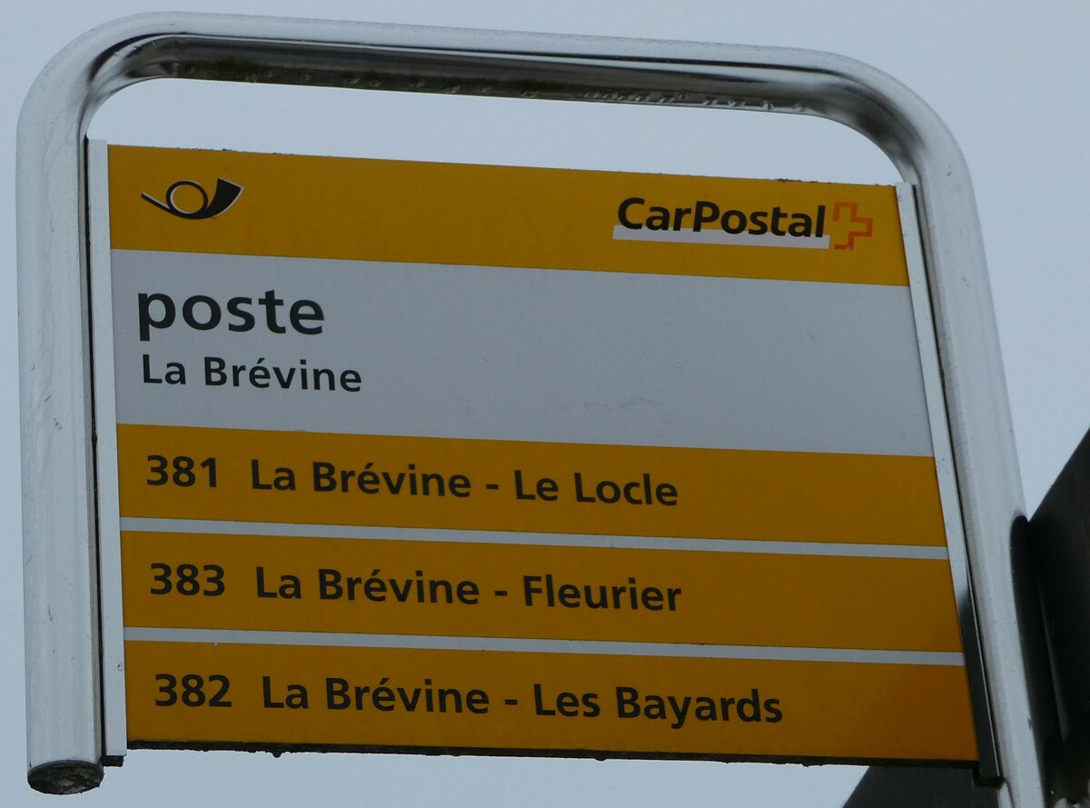 (245'654) - PostAuto-Haltestellenschild - La Brvine, poste - am 2. Februar 2023 