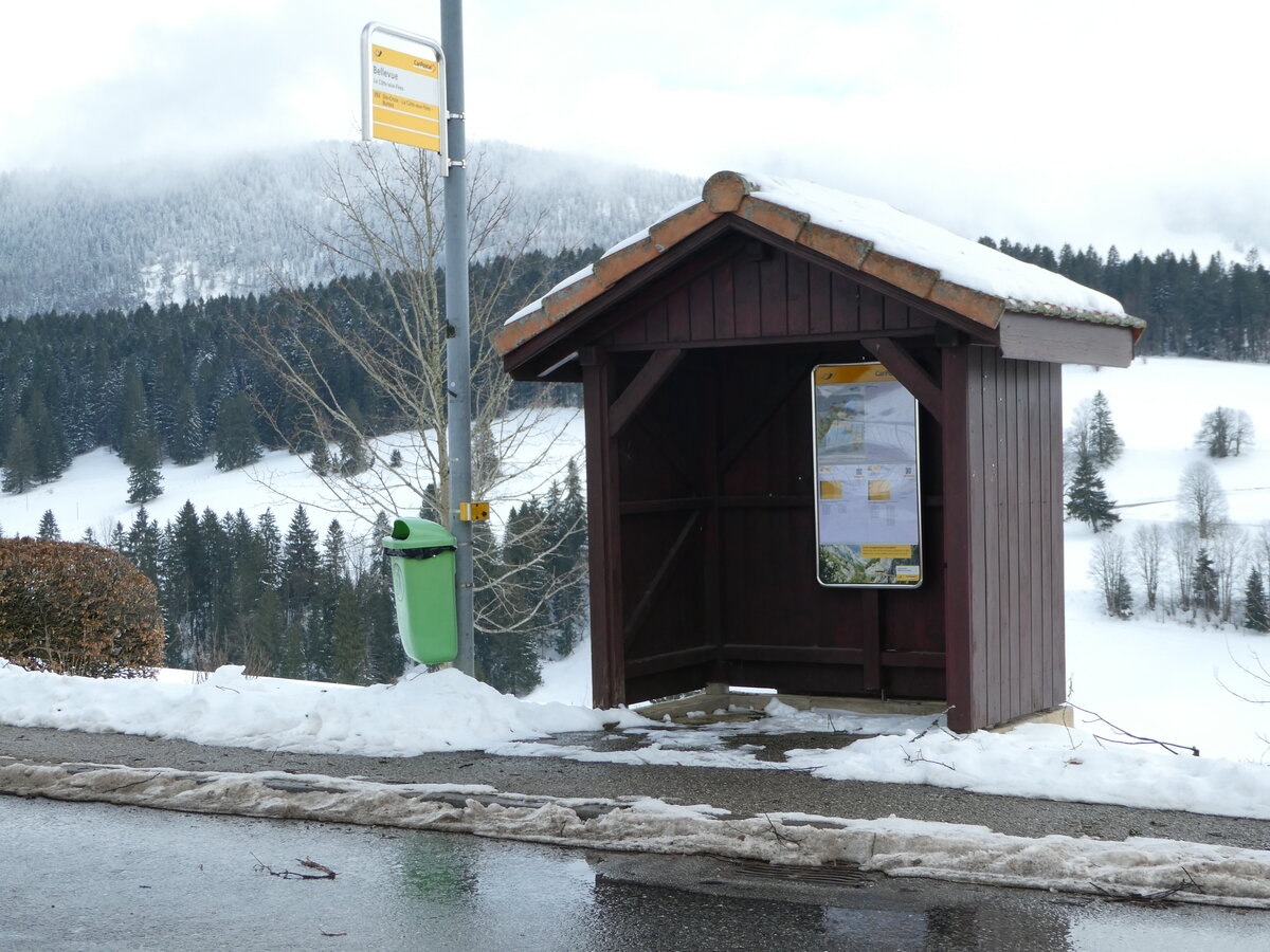 (245'691) - PostAuto-Haltestelle am 2. Februar 2023 in La Cte-aux-Fes, Bellevue