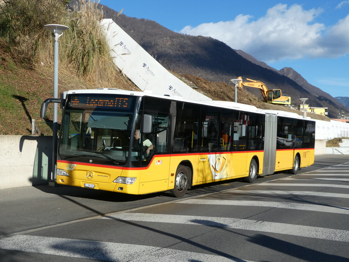 (245'826) - PostAuto Nordschweiz - BL 196'034/PID 5348 - Mercedes am 4. Februar 2023 beim Bahnhof Tenero