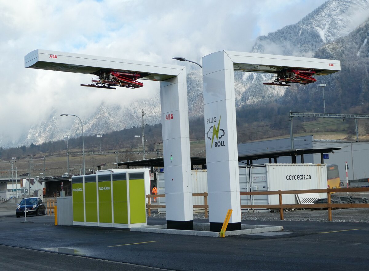 (245'867) - Ladestationen fr Elektrobusse am 6. Februar 2023 beim Bahnhof Untervaz-Trimmis