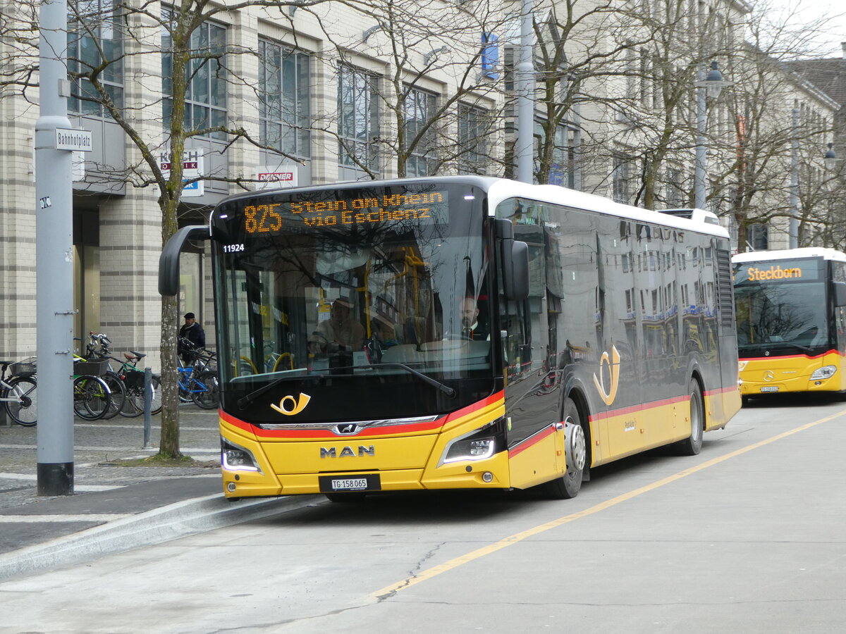 (246'579) - PostAuto Ostschweiz - TG 158'065/PID 11'924 - MAN am 25. Februar 2023 beim Bahnhof Frauenfeld