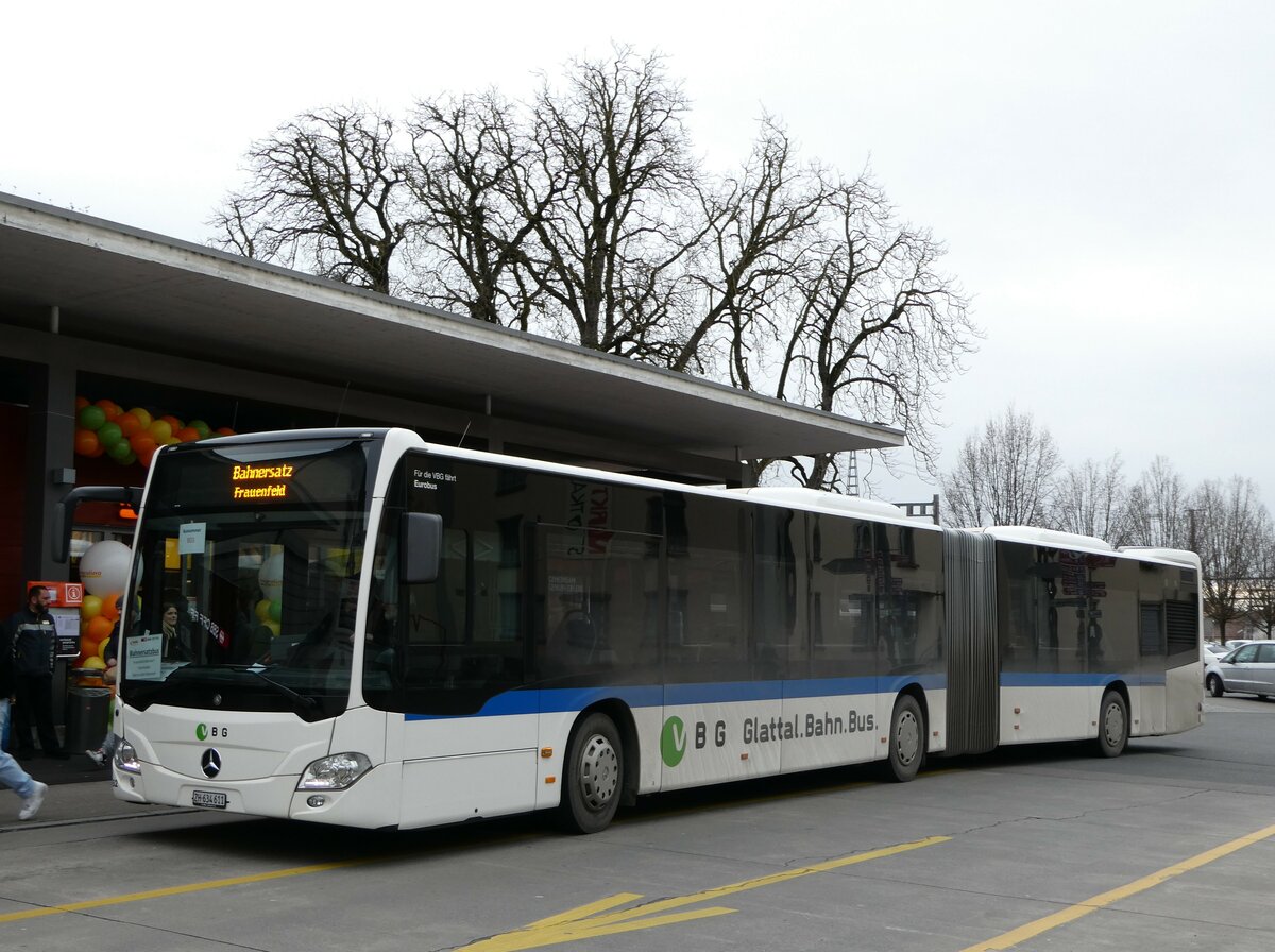 (246'614) - Welti-Furrer, Bassersdorf - Nr. 62/ZH 634'611 - Mercedes am 25. Februar 2023 beim Bahnhof Frauenfeld