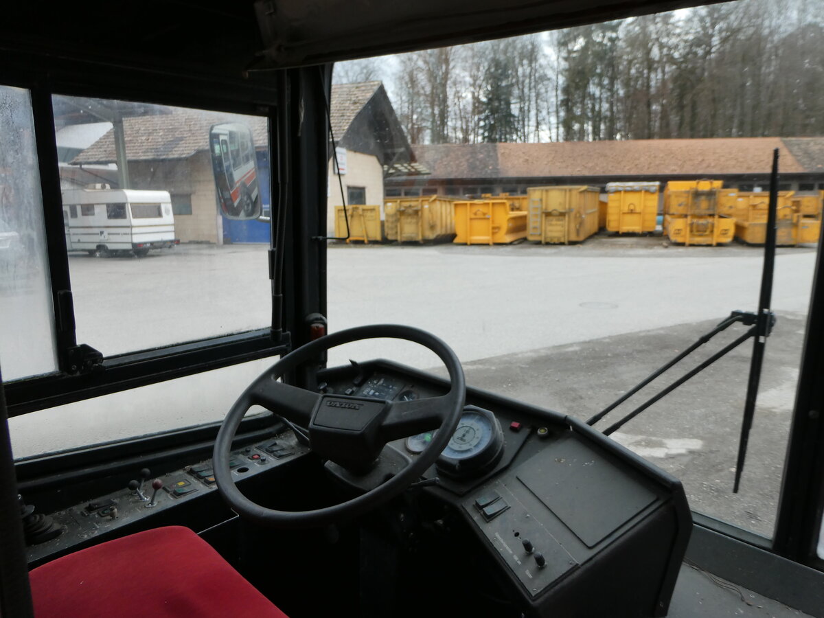 (246'667) - Krauer, Kehrsatz - Volvo/R&J (ex VBL Luzern Nr. 111) am 26. Februar 2023 in Oberburg, Ziegelgut (Innenaufnahme)