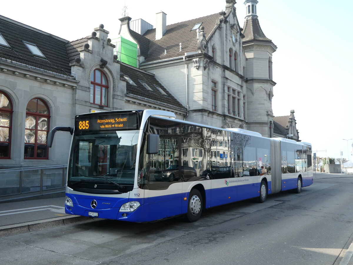 (246'828) - VZO Grningen - Nr. 112/ZH 745'112 - Mercedes am 4. Mrz 2023 beim Bahnhof Rapperswil