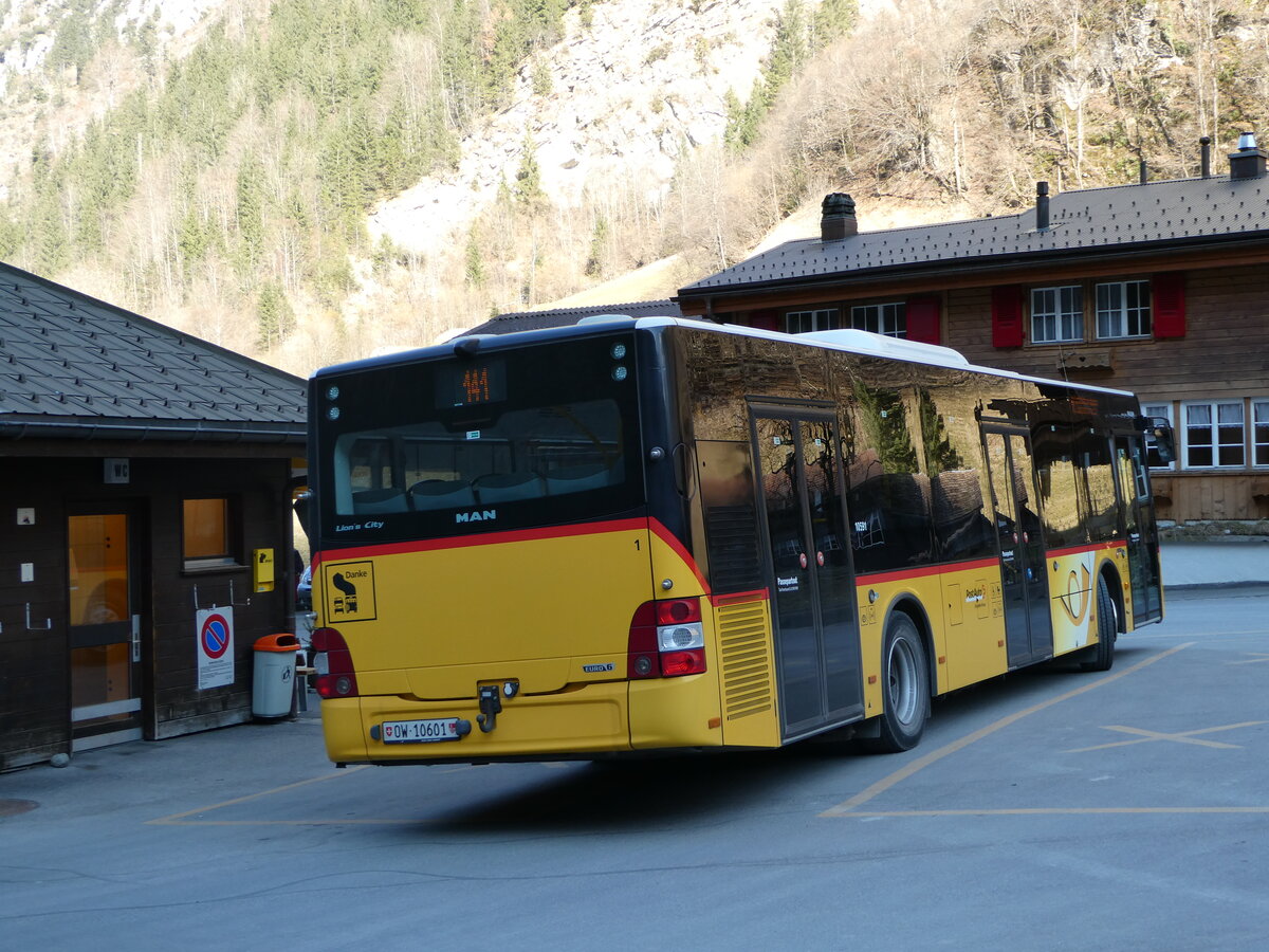 (246'905) - PostAuto Zentralschweiz - Nr. 1/OW 10'601/PID 10'591 - MAN (ex Dillier, Sarnen Nr. 1) am 5. März 2023 in Stechelberg, Hotel