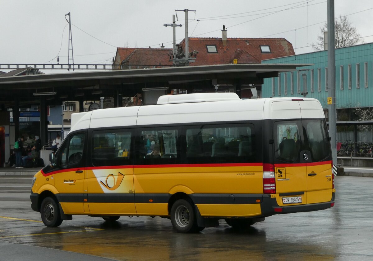 (247'585) - PostAuto Zentralschweiz - Nr. 205/OW 10'005/PID 10'531 - Mercedes (ex Nr. 15; ex Dillier, Sarnen Nr. 15) am 24. Mrz 2023 beim Bahnhof Sarnen