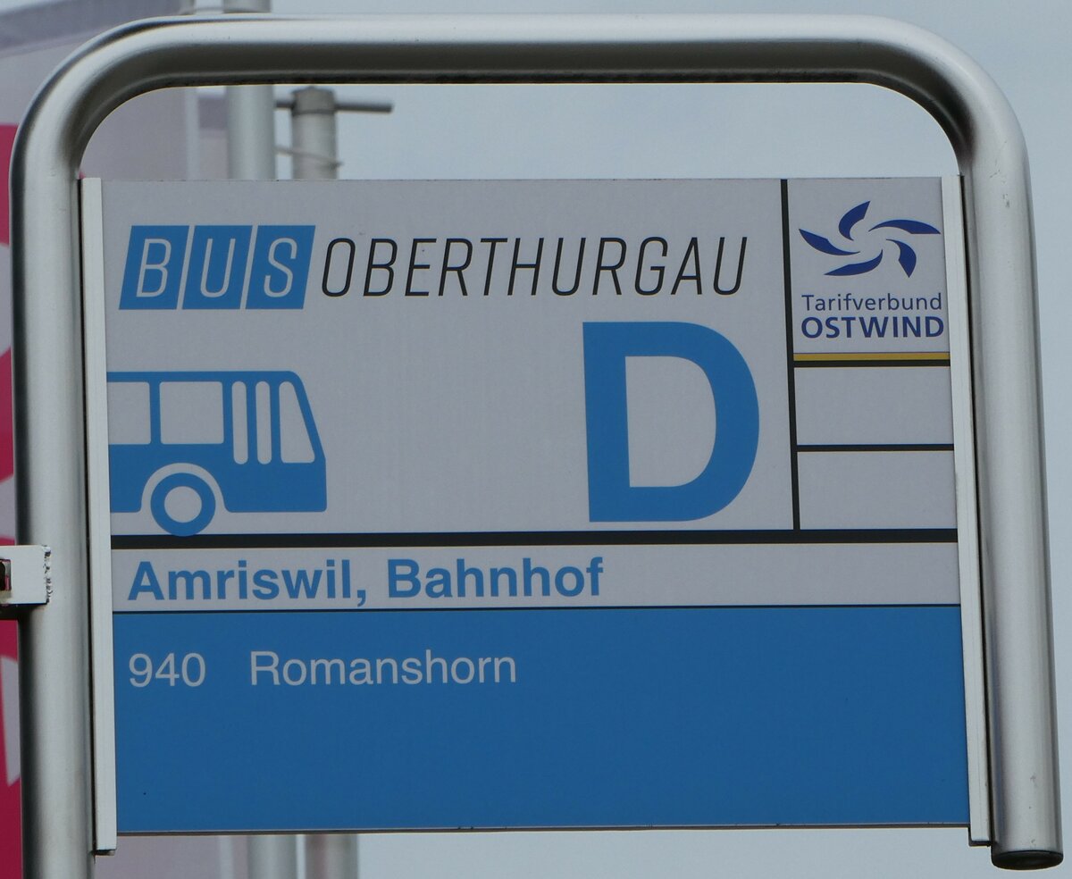 (248'525) - BUS OBERTHURGAU-Haltestellenschild - Amriswil, Bahnhof - am 13. April 2023