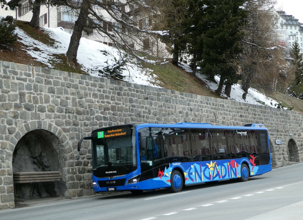 (248'622) - Engadin Bus, St. Moritz - Nr. 102/GR 100'102 - MAN am 15. April 2023 beim Bahnhof St. Moritz
