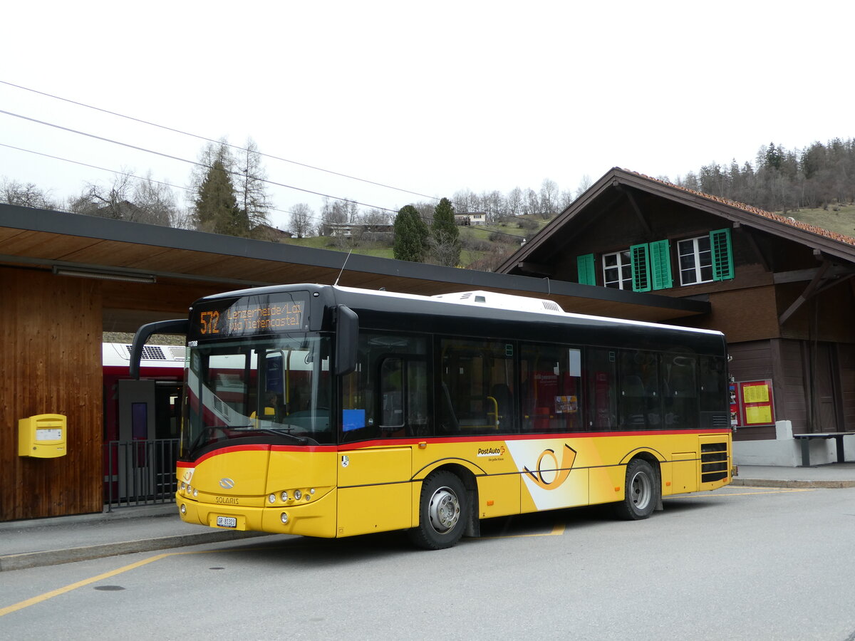 (248'625) - PostAuto Graubnden - GR 81'323/PID 11'708 - Solaris am 15. April 2023 beim Bahnhof Filisur
