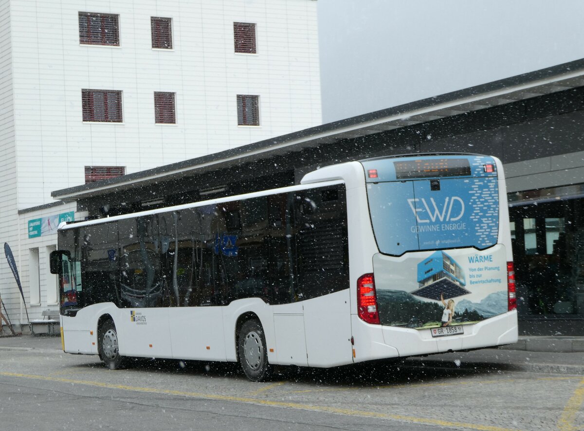 (248'635) - VBD Davos - Nr. 1/GR 1858 - Mercedes am 15. April 2023 beim BAhnhof Davos Dorf
