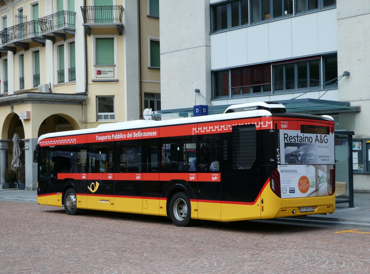 (248'684) - AutoPostale Ticino - TI 339'203/PID 11'418 - MAN am 16. April 2023 beim Bahnhof Bellinzona