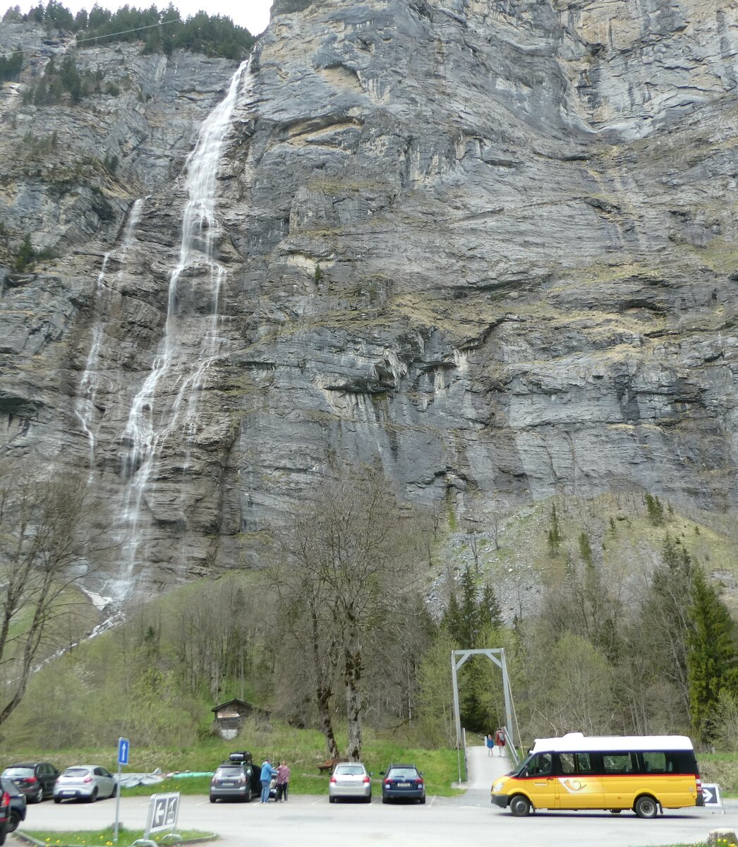 (249'244) - PostAuto Bern - BE 477'965/PID 5281 - Mercedes am 28. April 2023 in Stechelberg, Schilthornbahn (prov. Haltestelle)