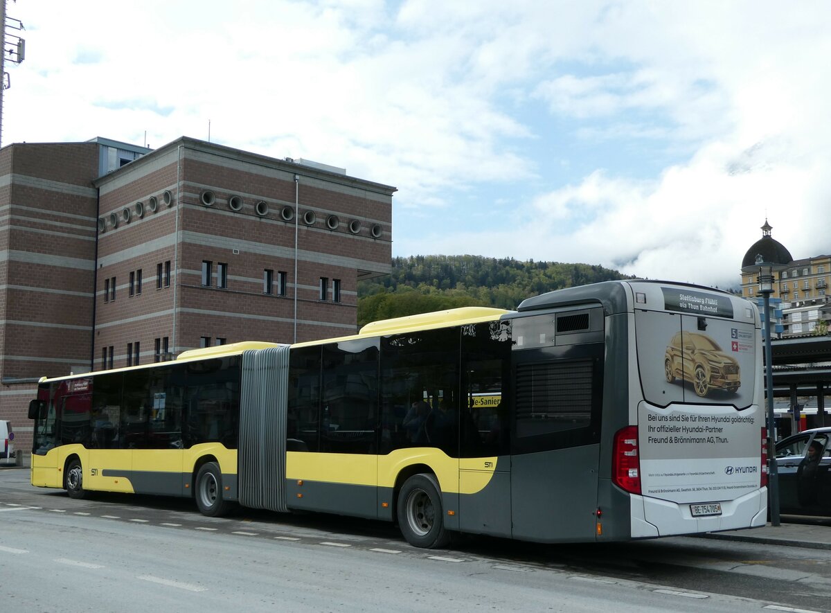 (249'360) - STI Thun - Nr. 705/BE 754'705 - Mercedes am 2. Mai 2023 beim Bahnhof Spiez